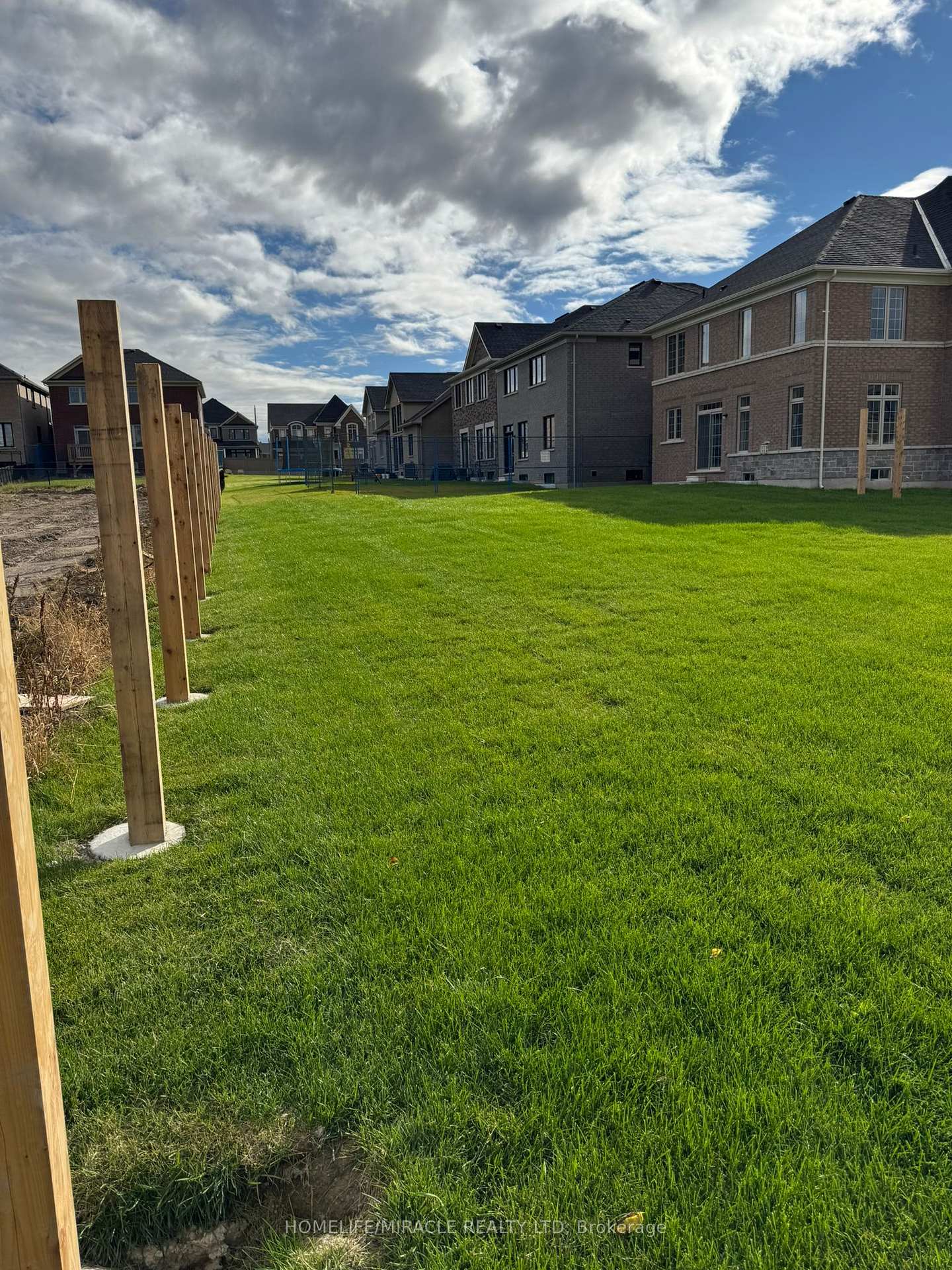 Photo 36 of 11 Cranes Heights, Adjala-Tosorontio, Colgan — HOMEH
