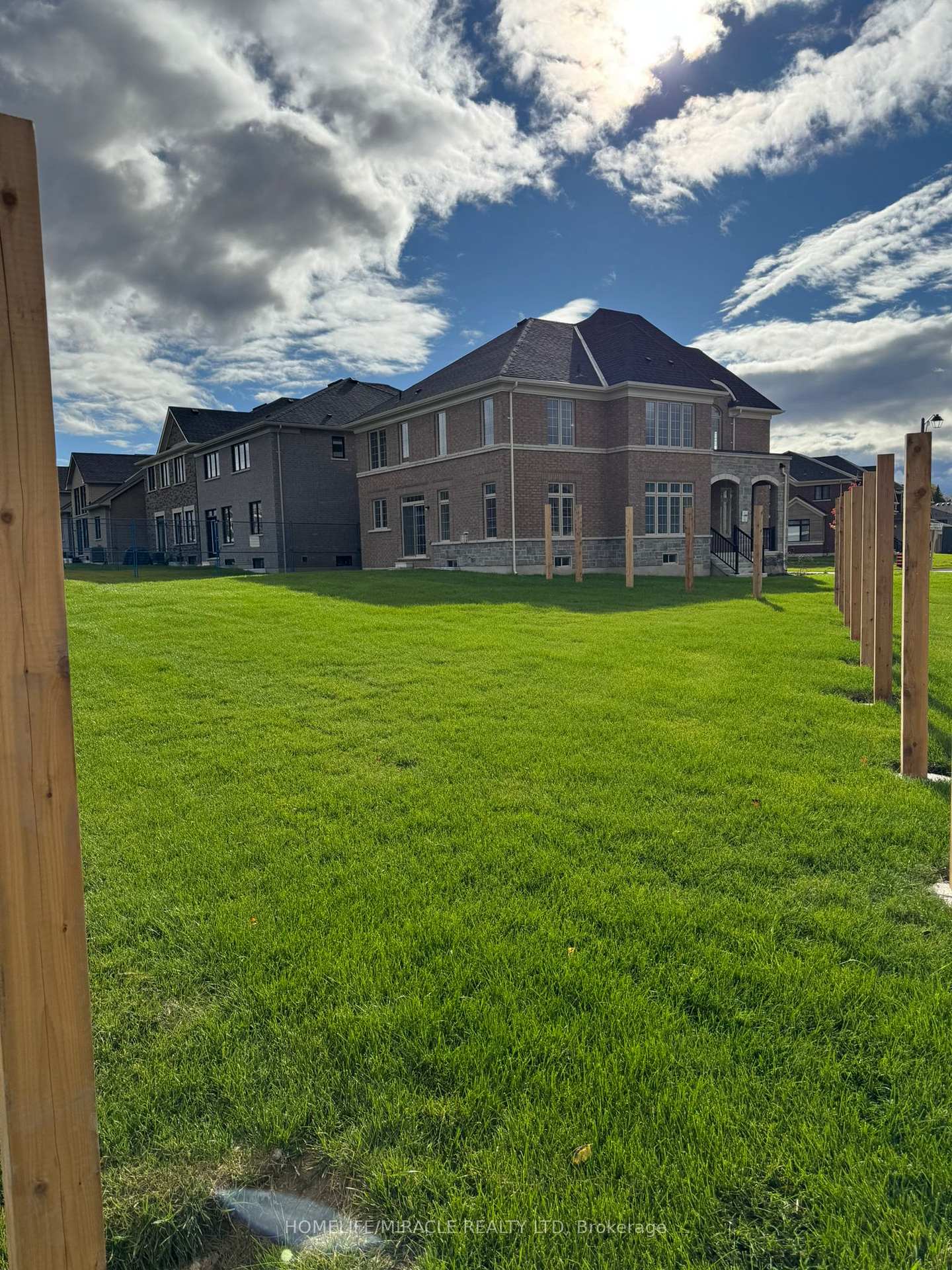 Photo 33 of 11 Cranes Heights, Adjala-Tosorontio, Colgan — HOMEH