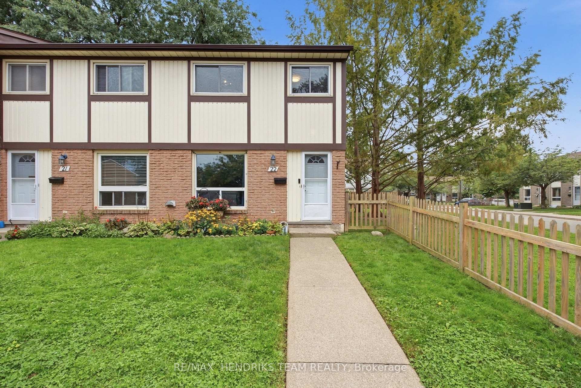 Photo 1 of Unit 22, 25 Linfield Drive, St. Catharines, Lakeport — HOMEH