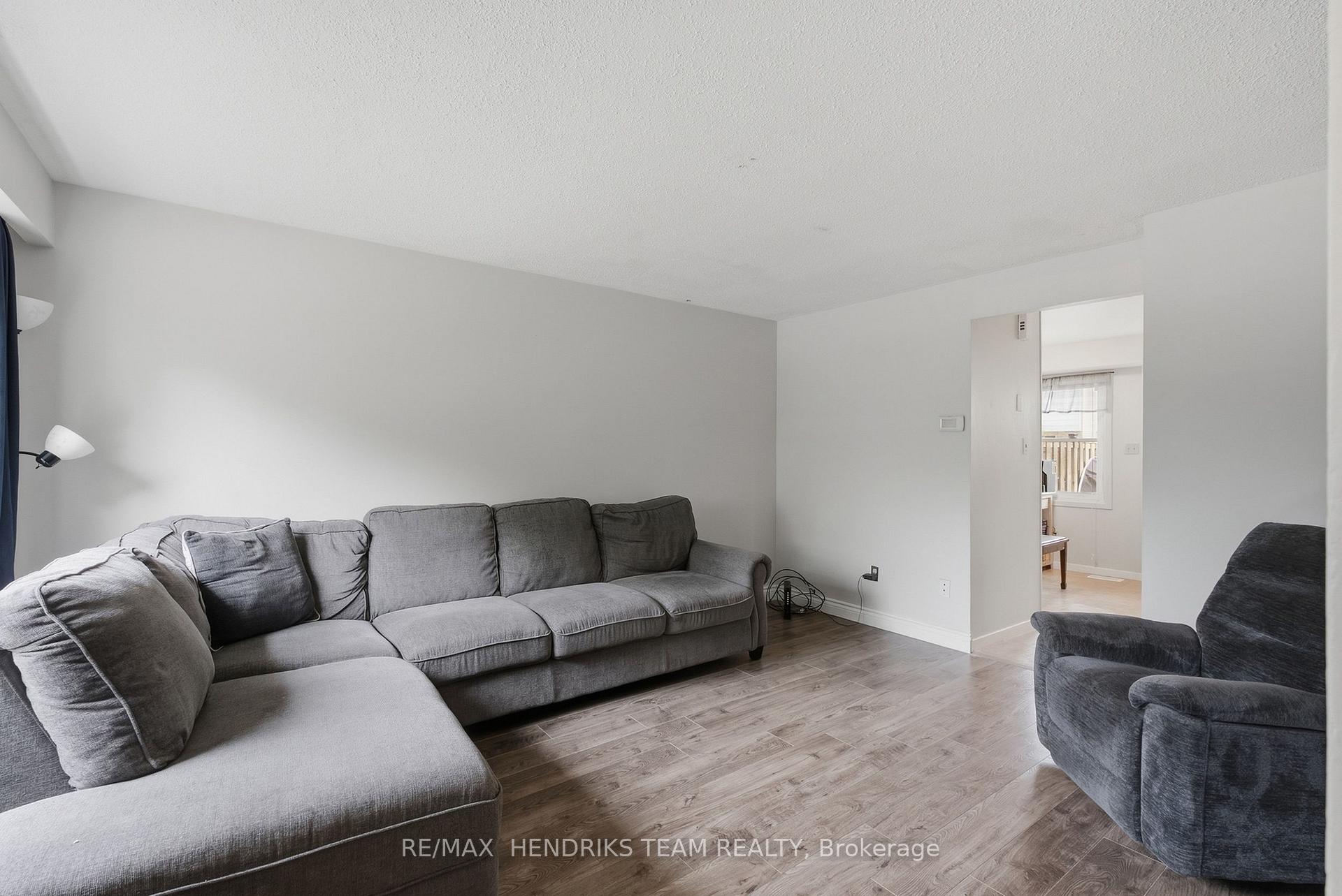 Photo 4 of Unit 22, 25 Linfield Drive, St. Catharines, Lakeport — HOMEH