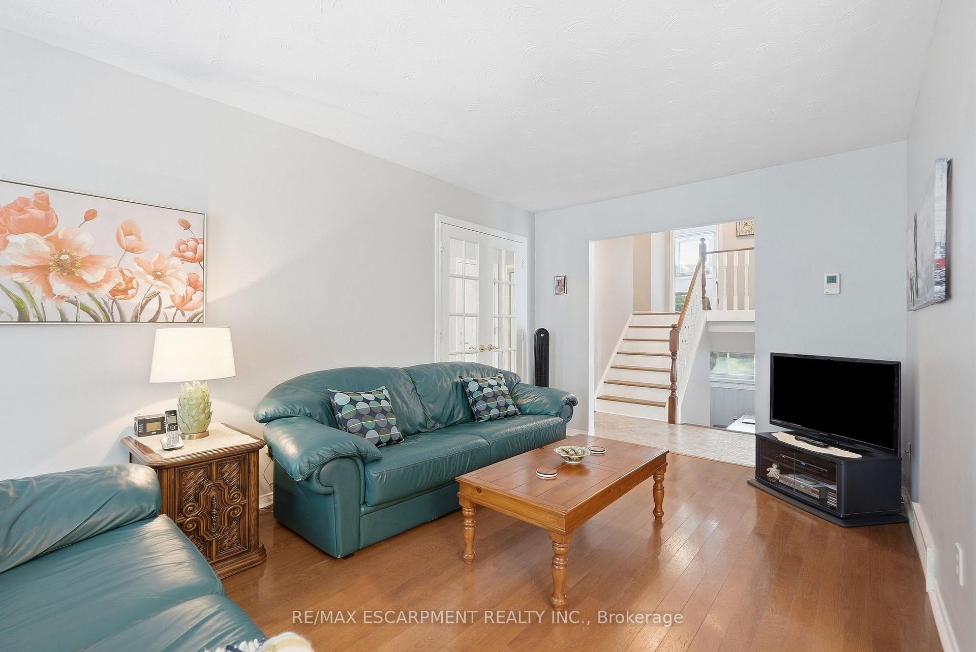 Photo 4 of 10 Audubon Street N, Hamilton, Stoney Creek Mountain — HOMEH