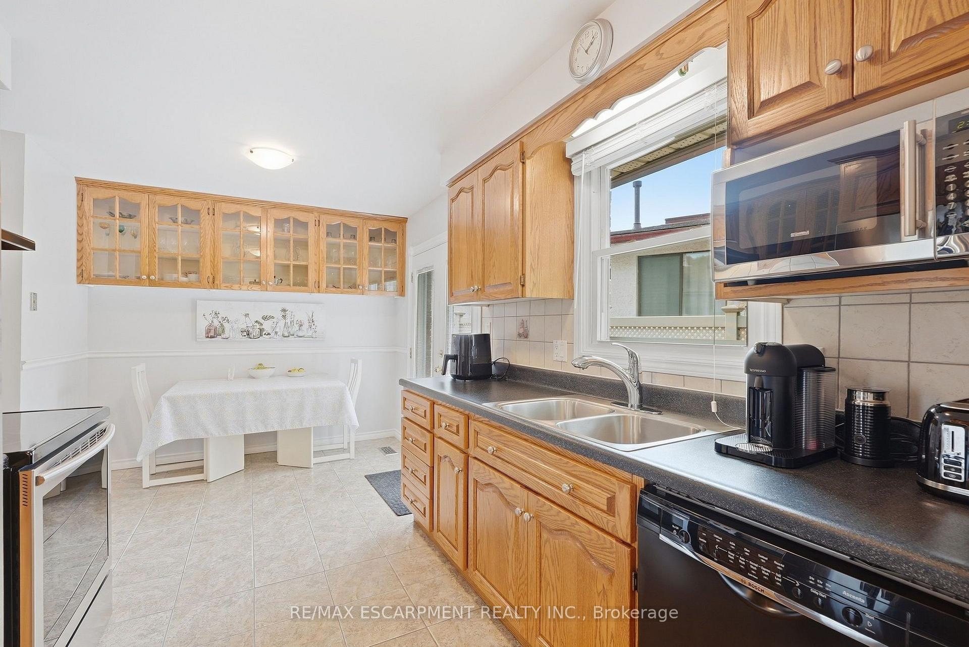 Photo 12 of 10 Audubon Street N, Hamilton, Stoney Creek Mountain — HOMEH
