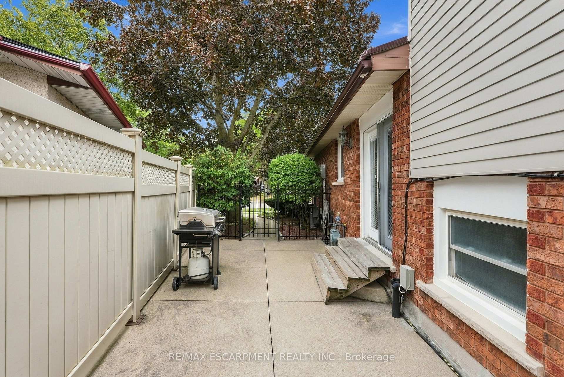 Photo 38 of 10 Audubon Street N, Hamilton, Stoney Creek Mountain — HOMEH