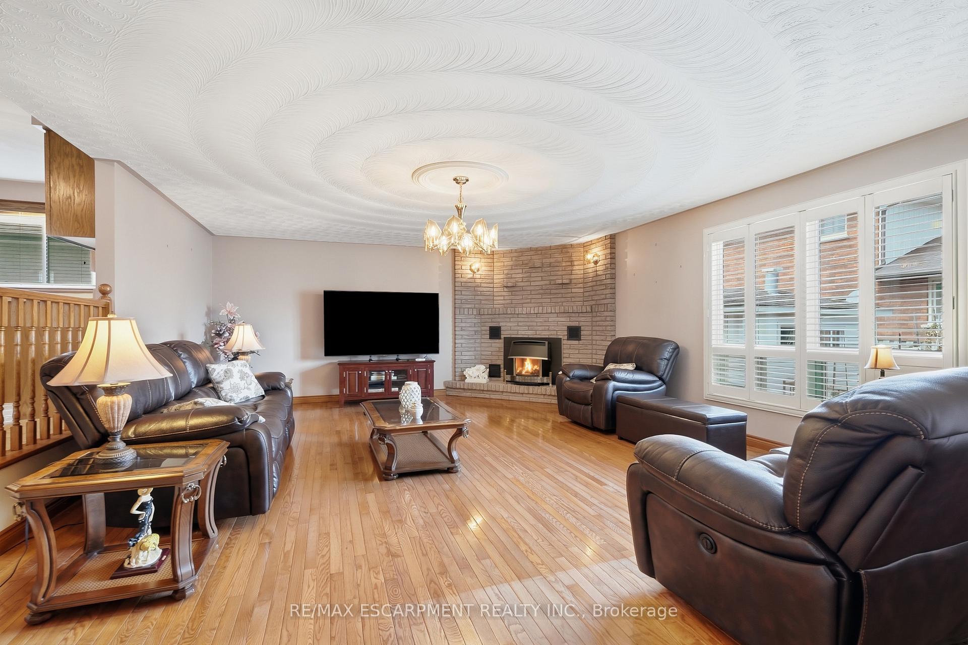 Photo 12 of 7 Vinehill Drive, Hamilton, Stoney Creek Mountain — HOMEH