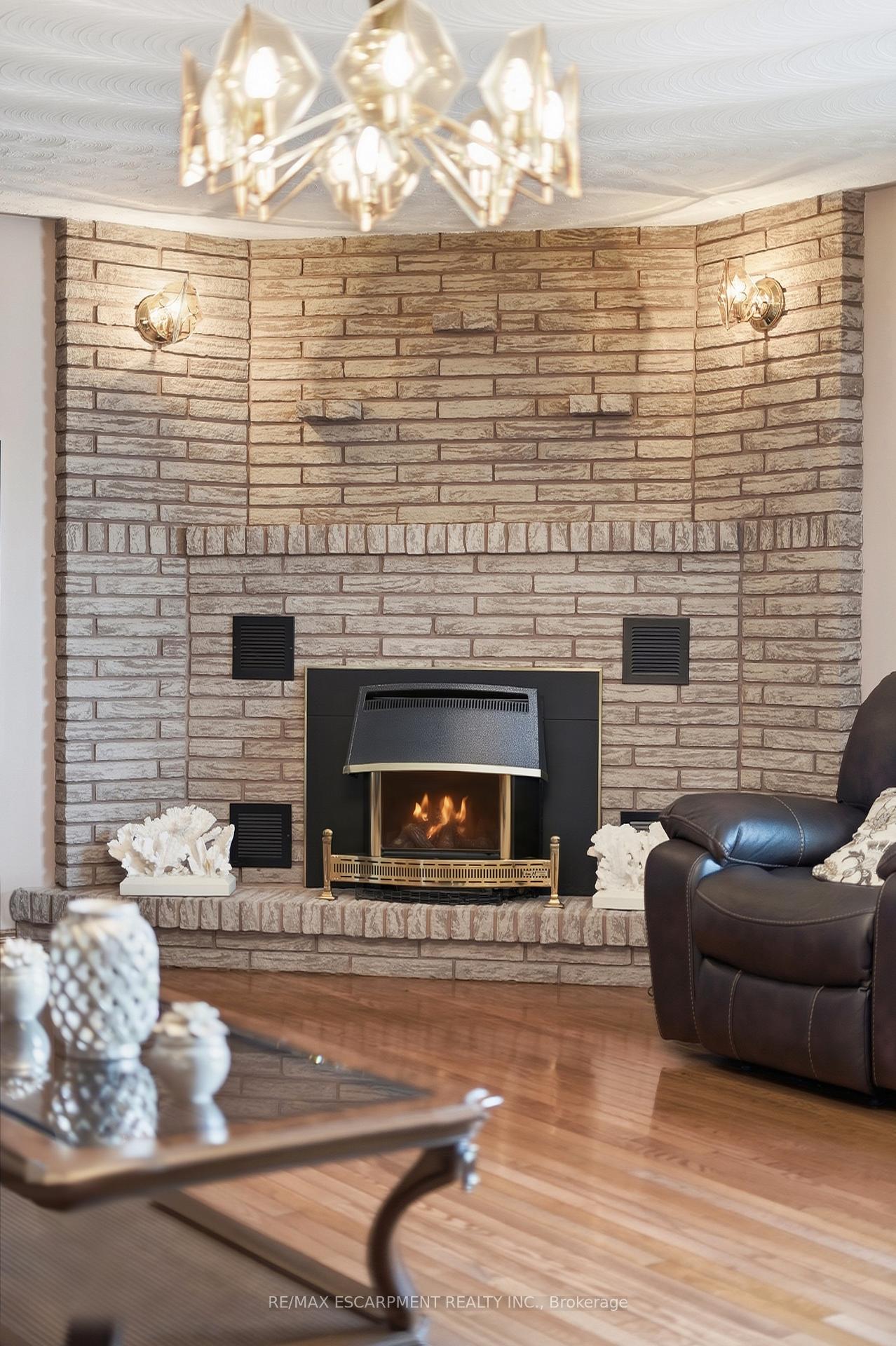 Photo 13 of 7 Vinehill Drive, Hamilton, Stoney Creek Mountain — HOMEH