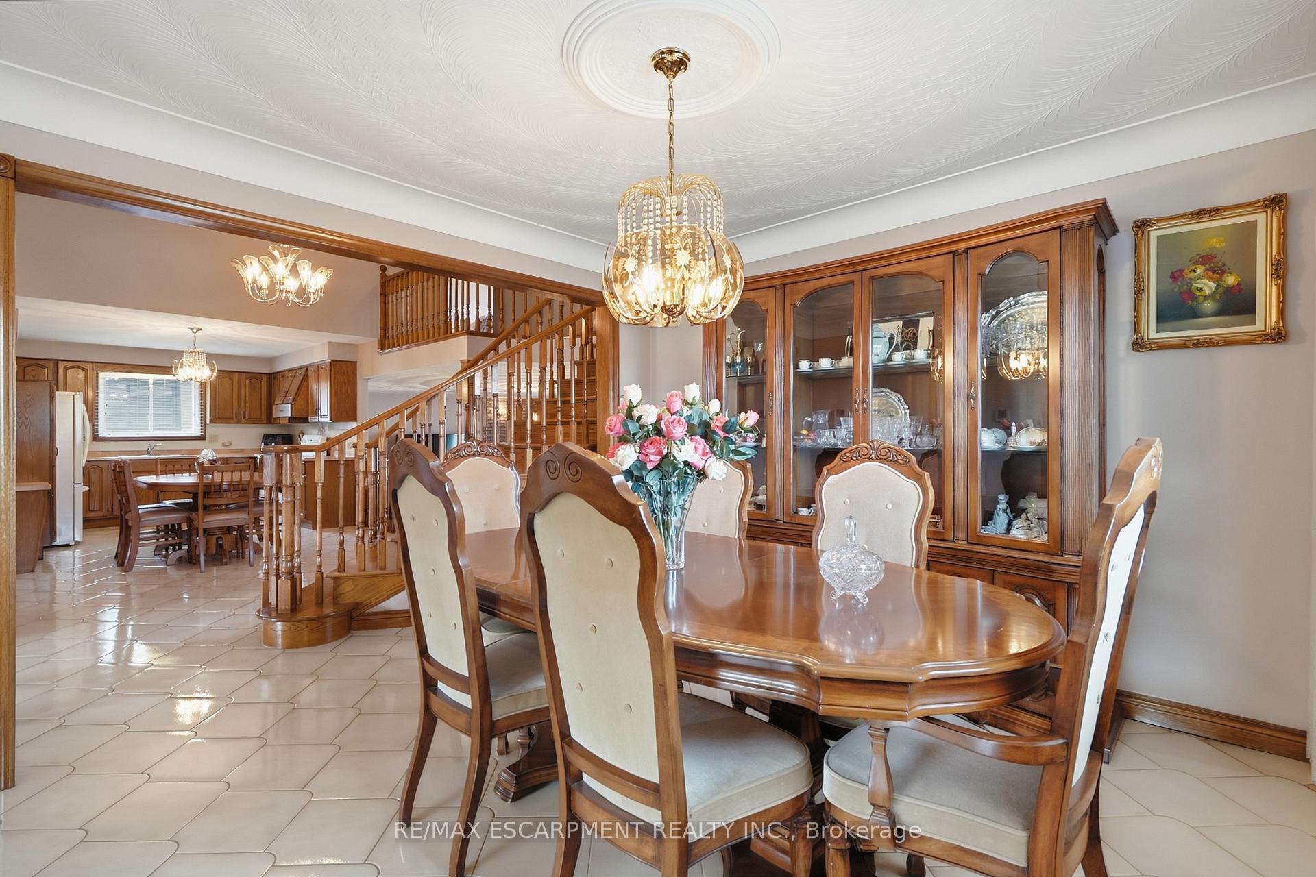 Photo 14 of 7 Vinehill Drive, Hamilton, Stoney Creek Mountain — HOMEH