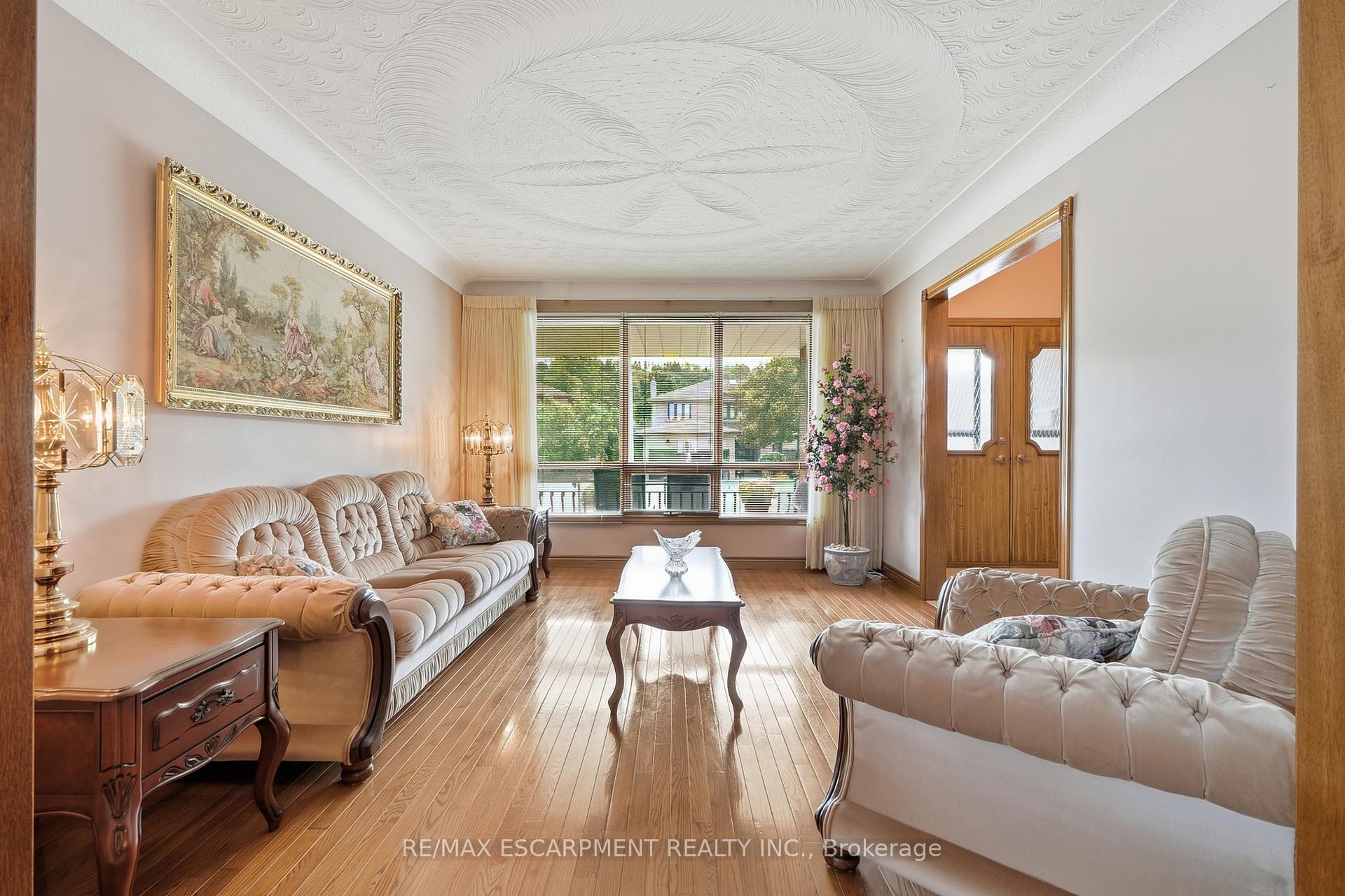 Photo 19 of 7 Vinehill Drive, Hamilton, Stoney Creek Mountain — HOMEH