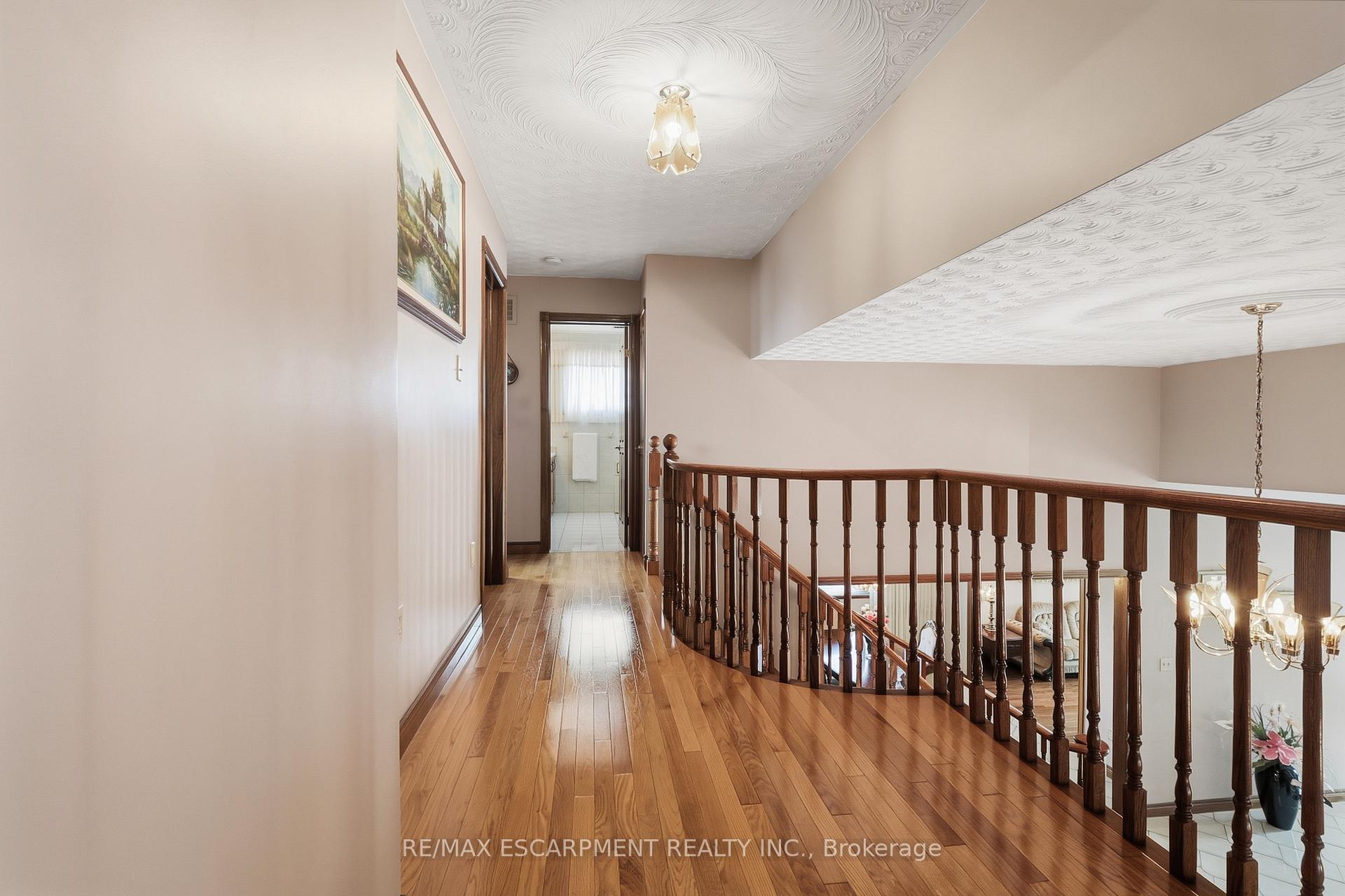Photo 24 of 7 Vinehill Drive, Hamilton, Stoney Creek Mountain — HOMEH