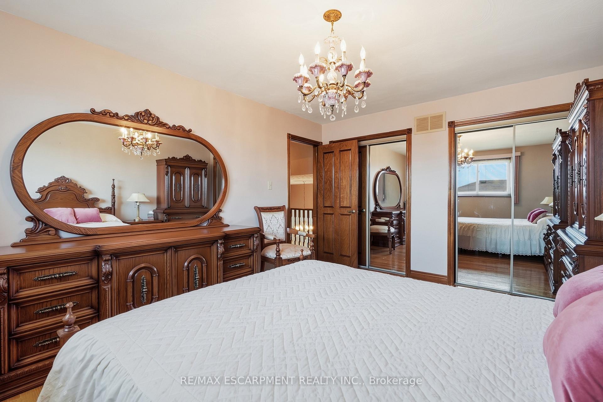 Photo 25 of 7 Vinehill Drive, Hamilton, Stoney Creek Mountain — HOMEH