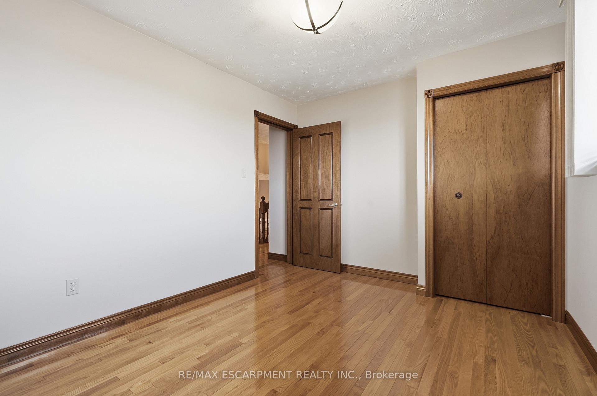 Photo 29 of 7 Vinehill Drive, Hamilton, Stoney Creek Mountain — HOMEH