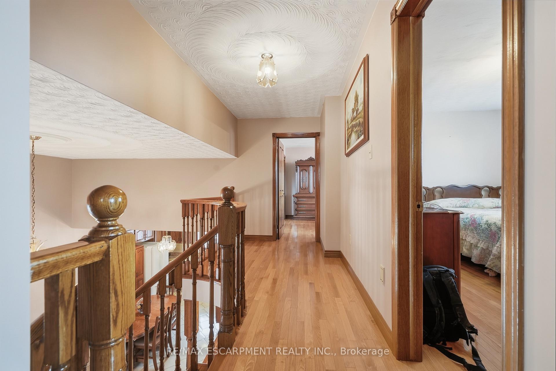 Photo 33 of 7 Vinehill Drive, Hamilton, Stoney Creek Mountain — HOMEH