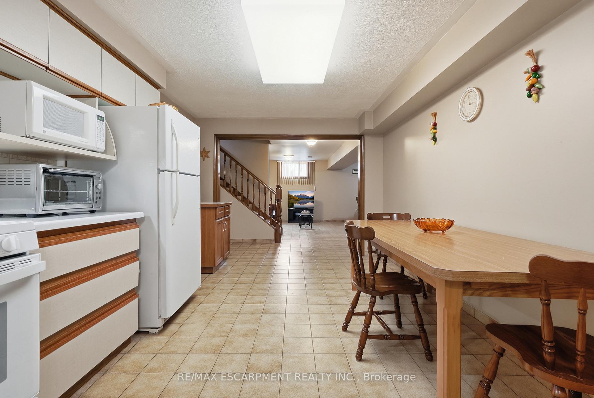 Photo 39 of 7 Vinehill Drive, Hamilton, Stoney Creek Mountain — HOMEH
