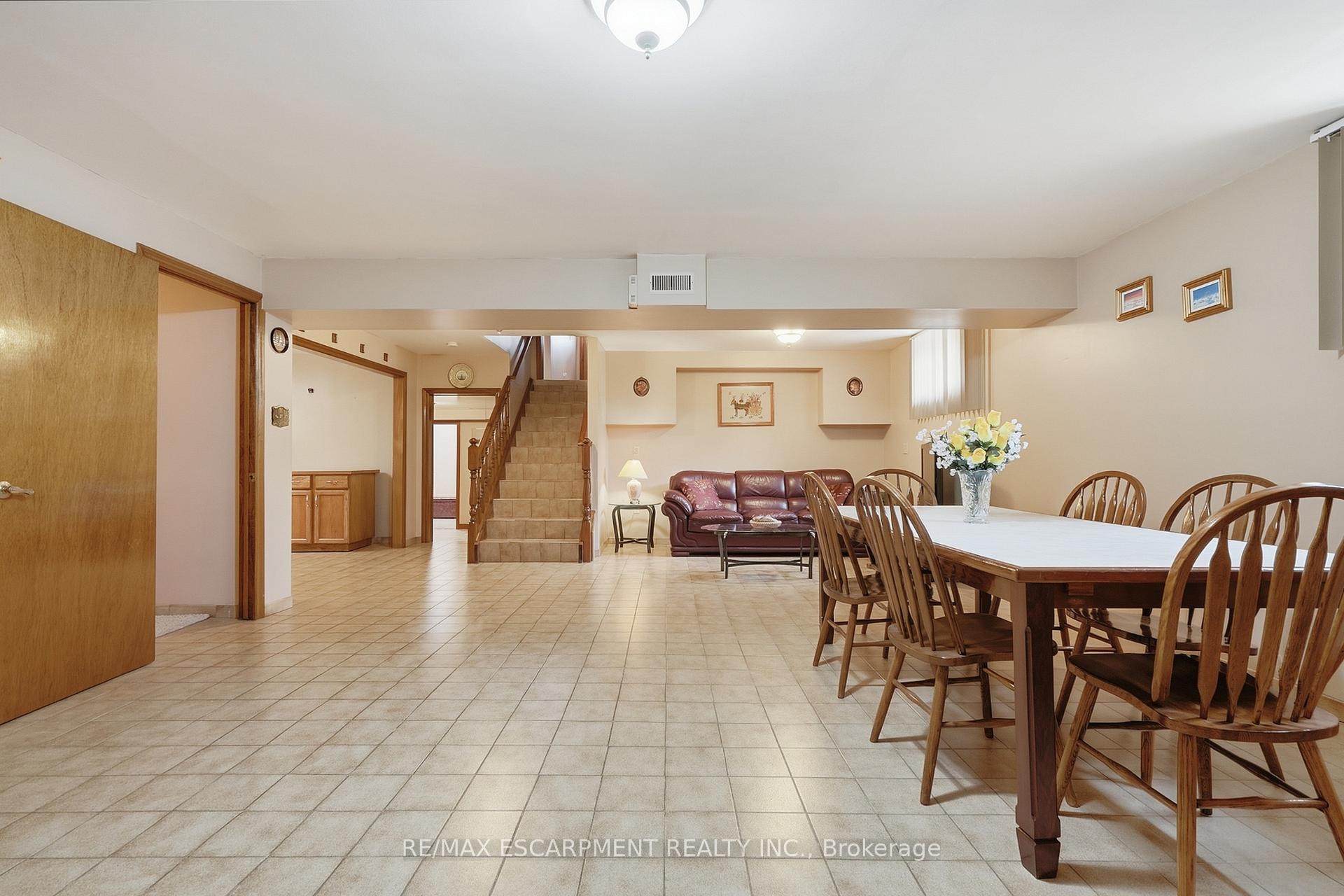 Photo 42 of 7 Vinehill Drive, Hamilton, Stoney Creek Mountain — HOMEH