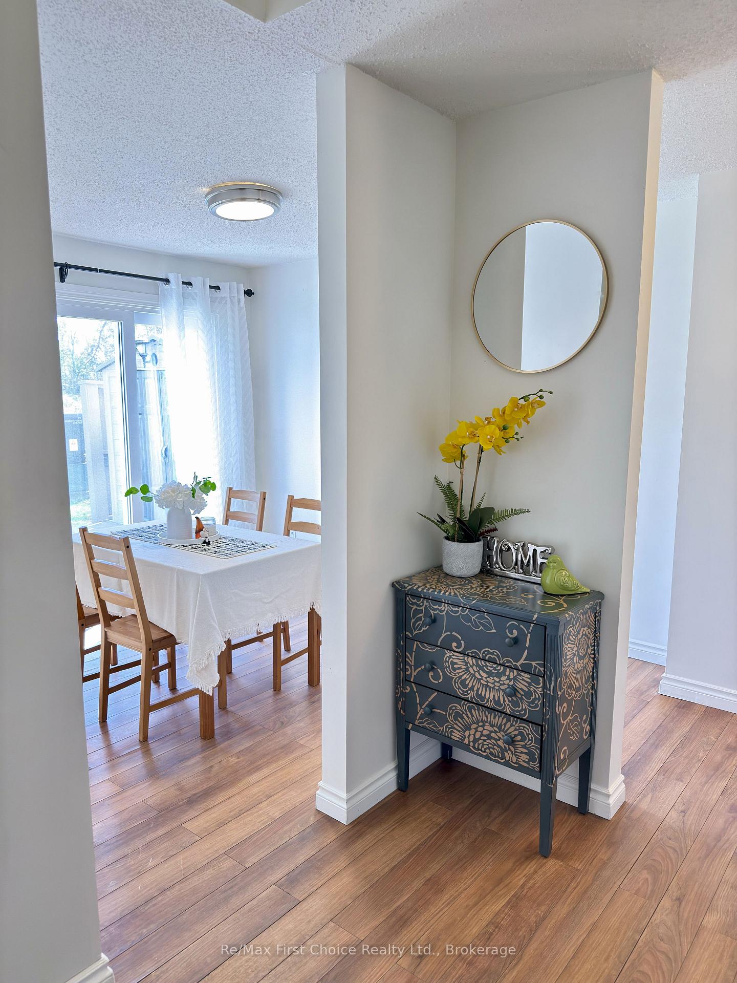 Photo 5 of Unit 32, 585 Nobel Road, Thunder Bay, Academy Heights — HOMEH