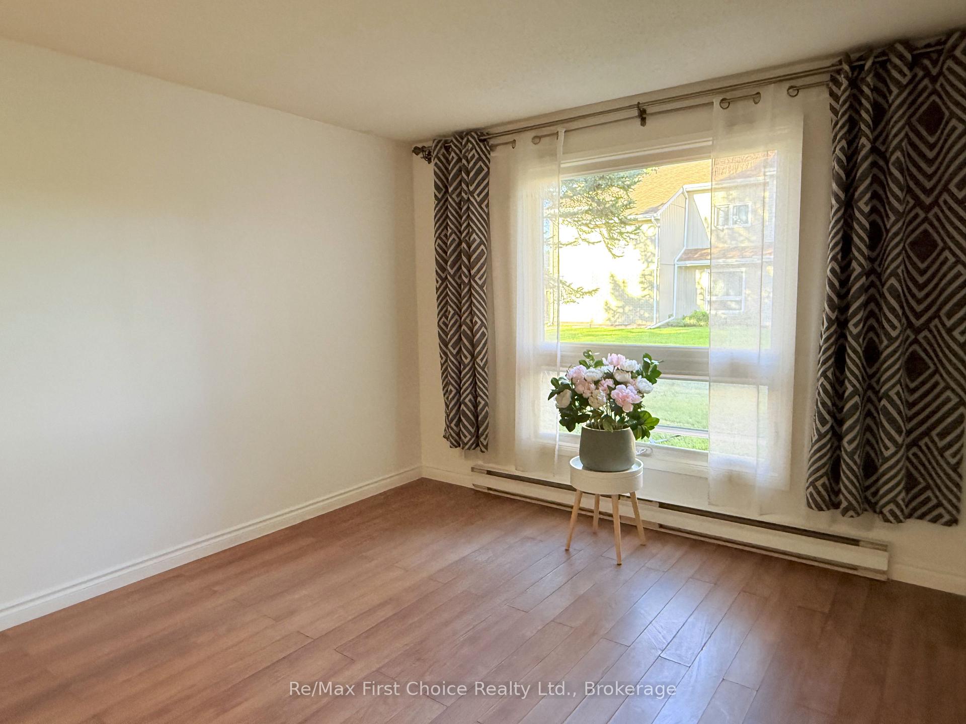 Photo 12 of Unit 32, 585 Nobel Road, Thunder Bay, Academy Heights — HOMEH