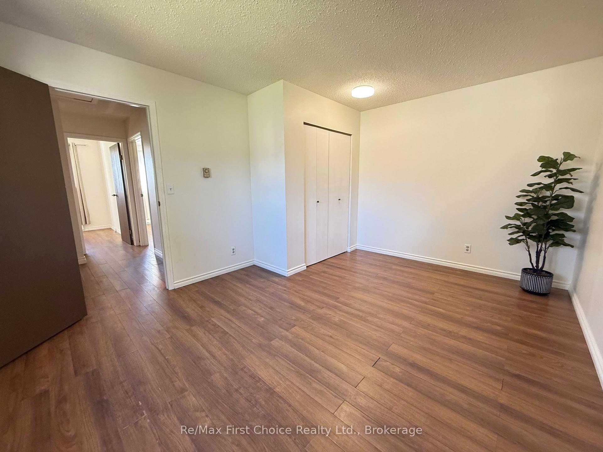 Photo 16 of Unit 32, 585 Nobel Road, Thunder Bay, Academy Heights — HOMEH