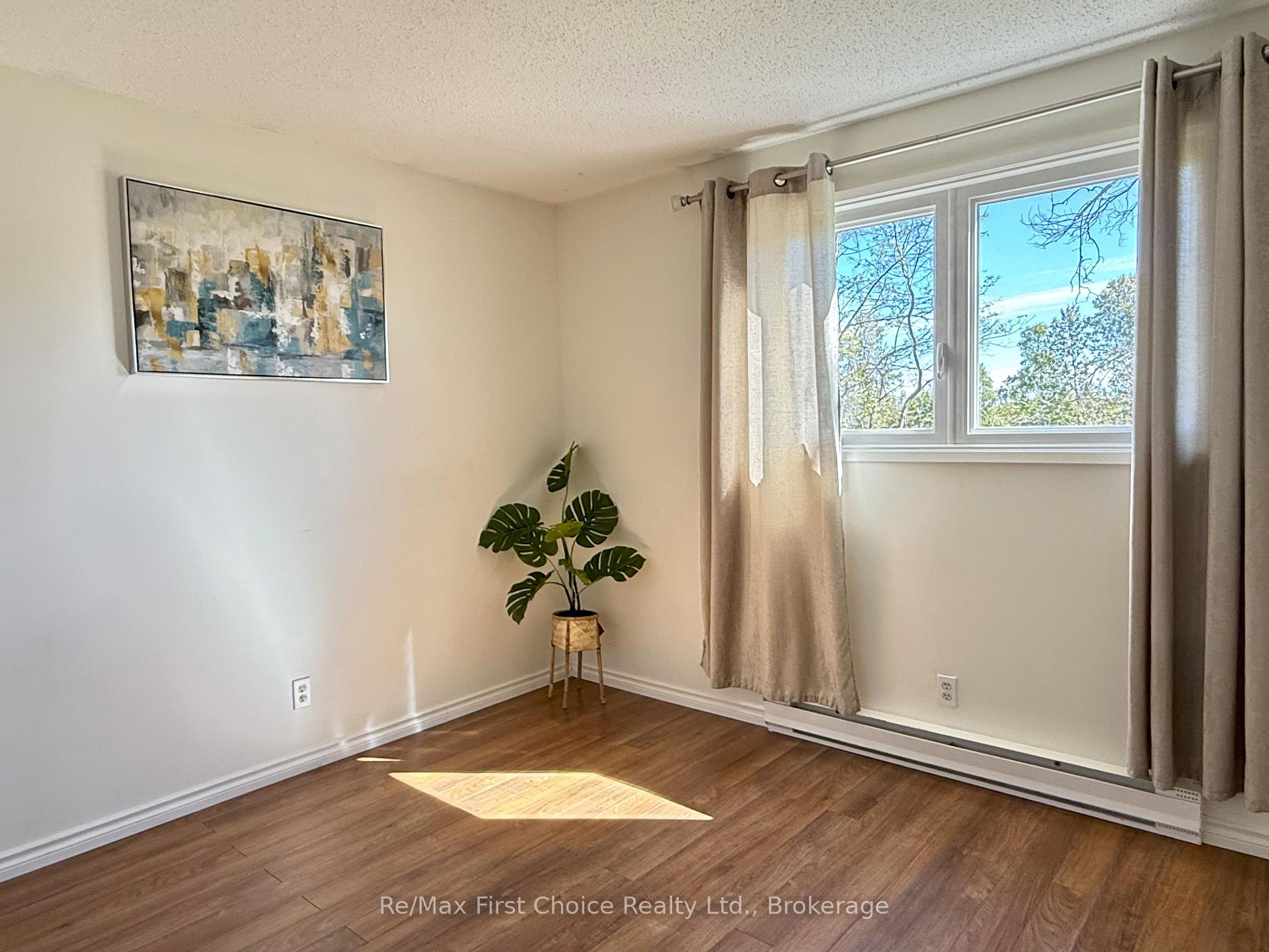 Photo 17 of Unit 32, 585 Nobel Road, Thunder Bay, Academy Heights — HOMEH