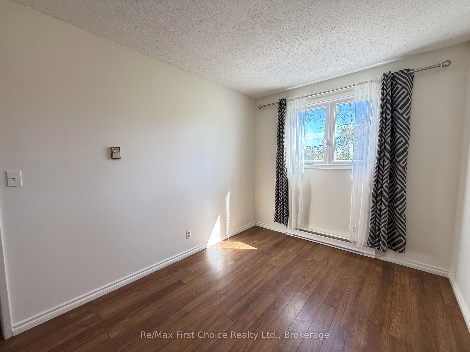 Photo 19 of Unit 32, 585 Nobel Road, Thunder Bay, Academy Heights — HOMEH
