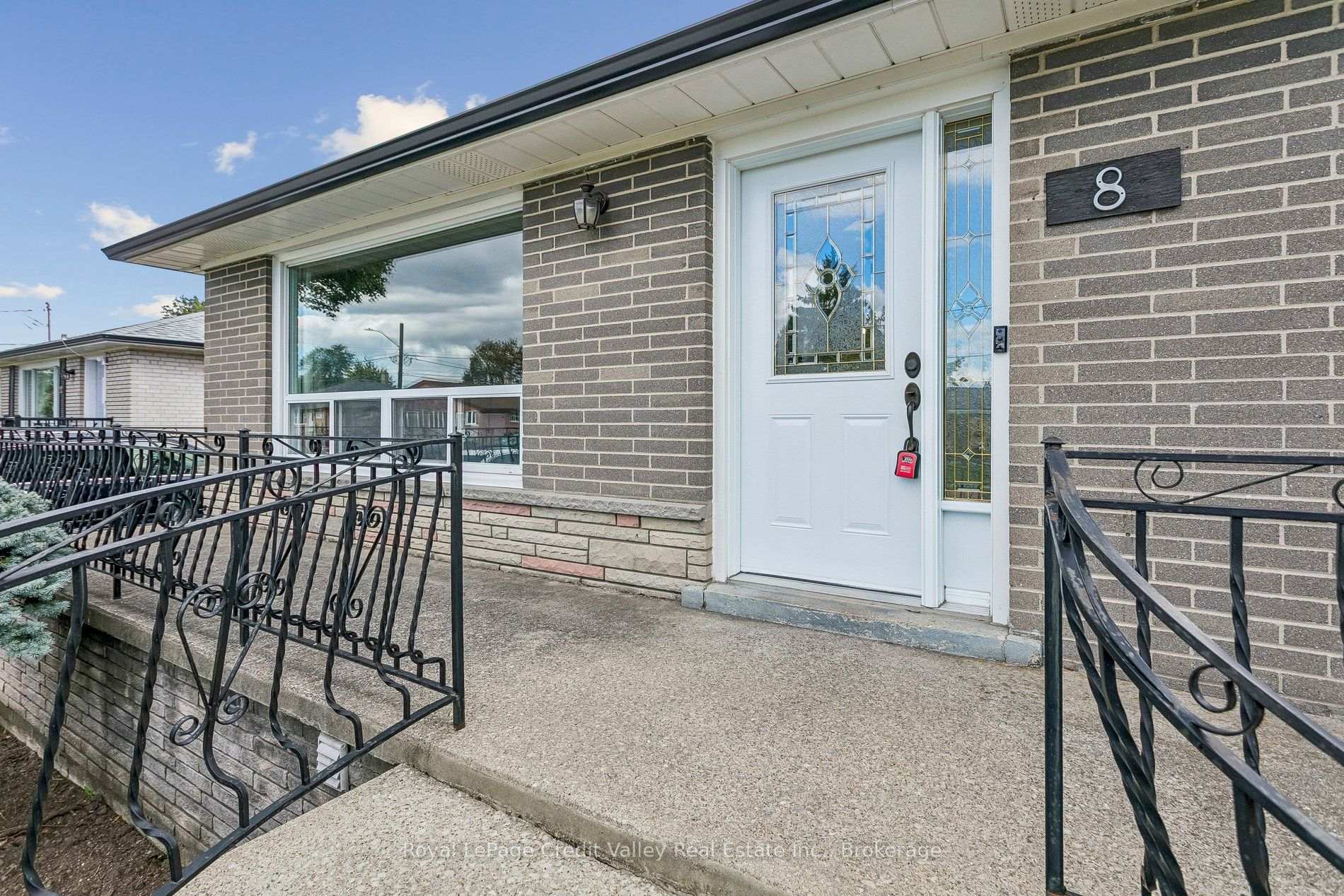 Photo 4 of 8 Milner Road, Brampton, Brampton East — HOMEH