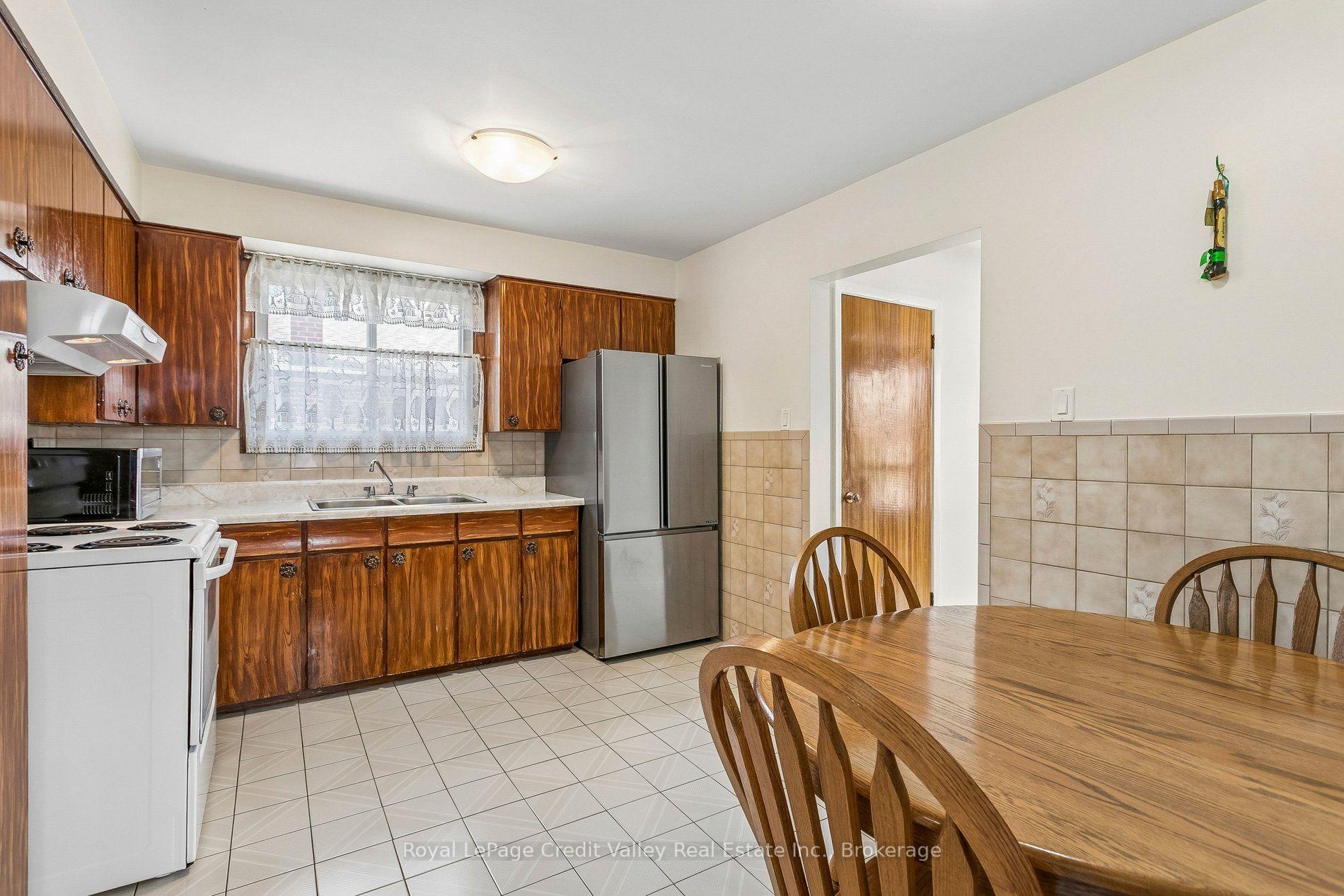 Photo 16 of 8 Milner Road, Brampton, Brampton East — HOMEH