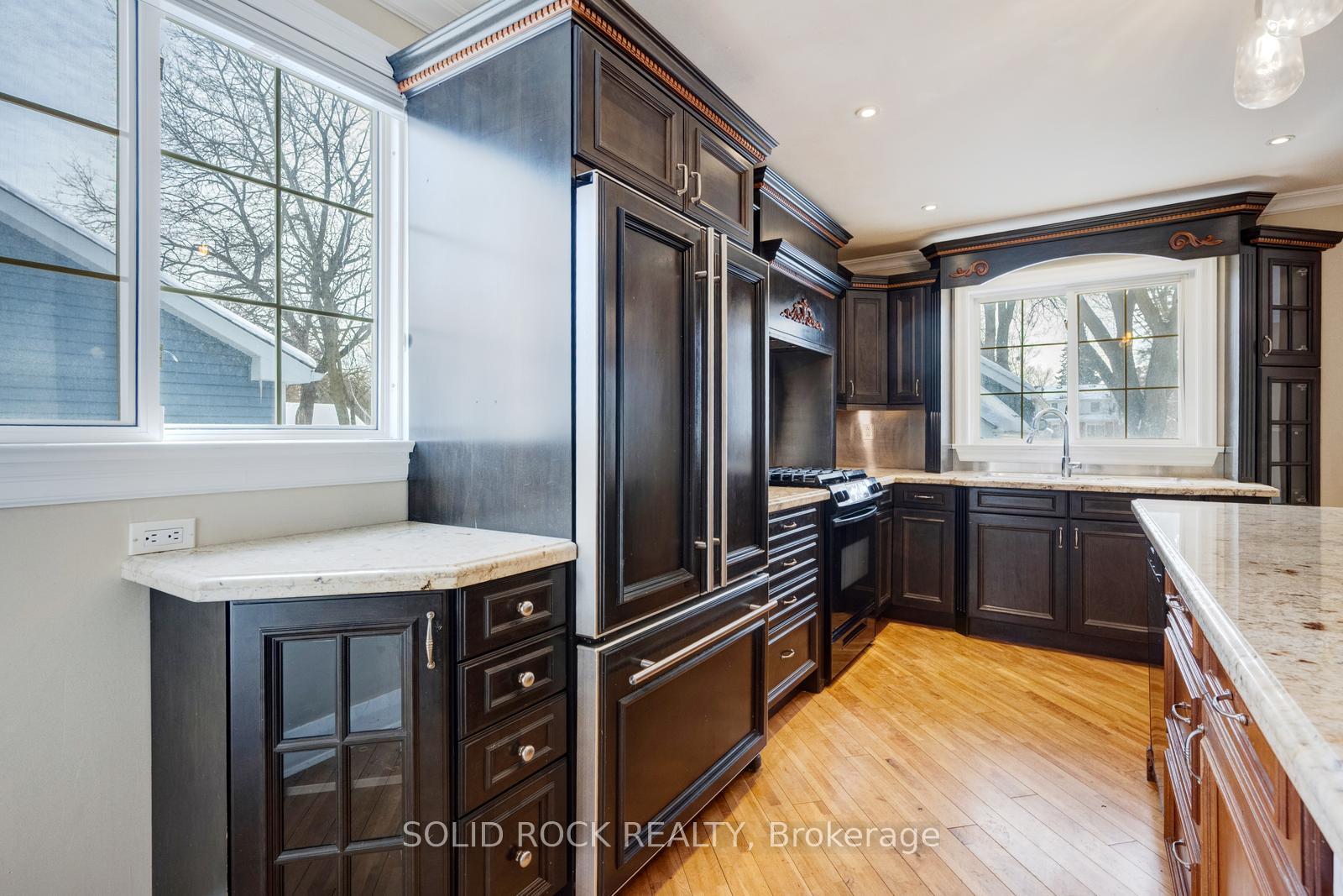 Photo 13 of 117 Mill Street S, Brampton, Downtown Brampton — HOMEH