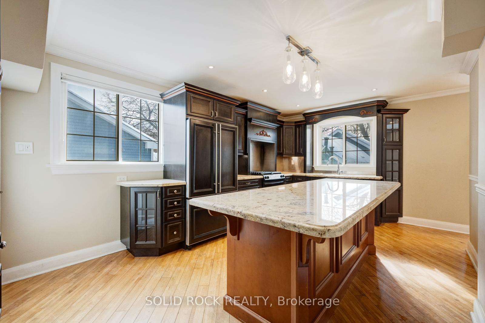 Photo 14 of 117 Mill Street S, Brampton, Downtown Brampton — HOMEH