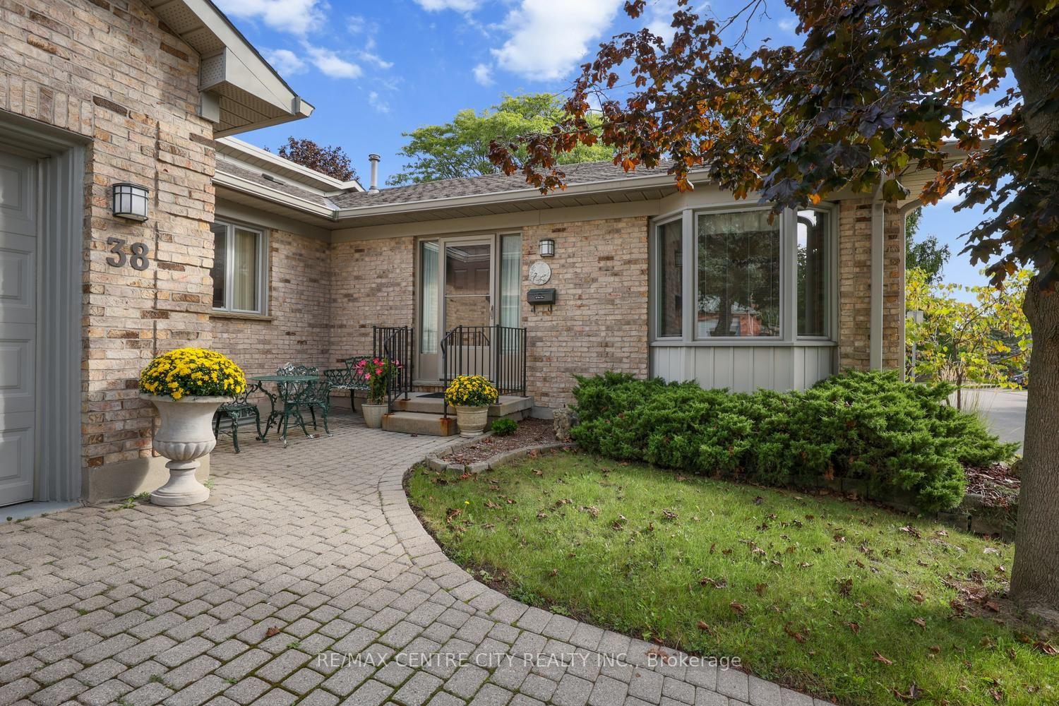 Photo 2 of Unit 38, 14 Doon Drive, London, North G — HOMEH