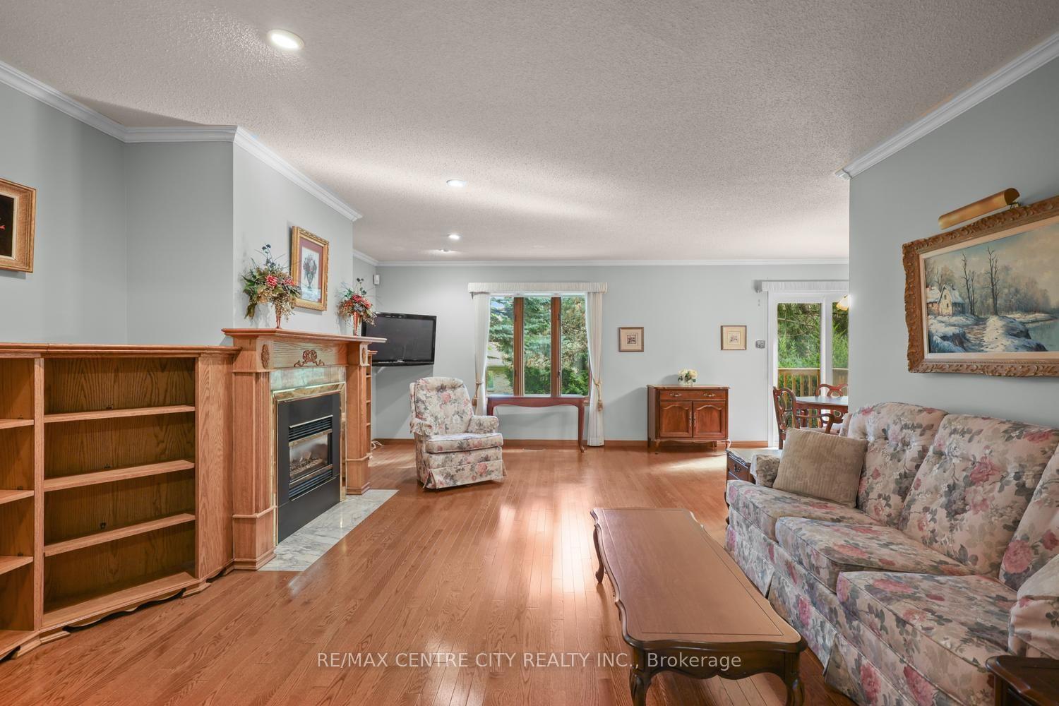 Photo 7 of Unit 38, 14 Doon Drive, London, North G — HOMEH