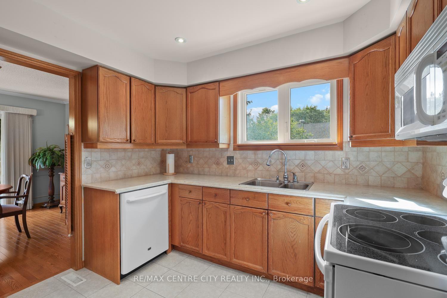 Photo 14 of Unit 38, 14 Doon Drive, London, North G — HOMEH