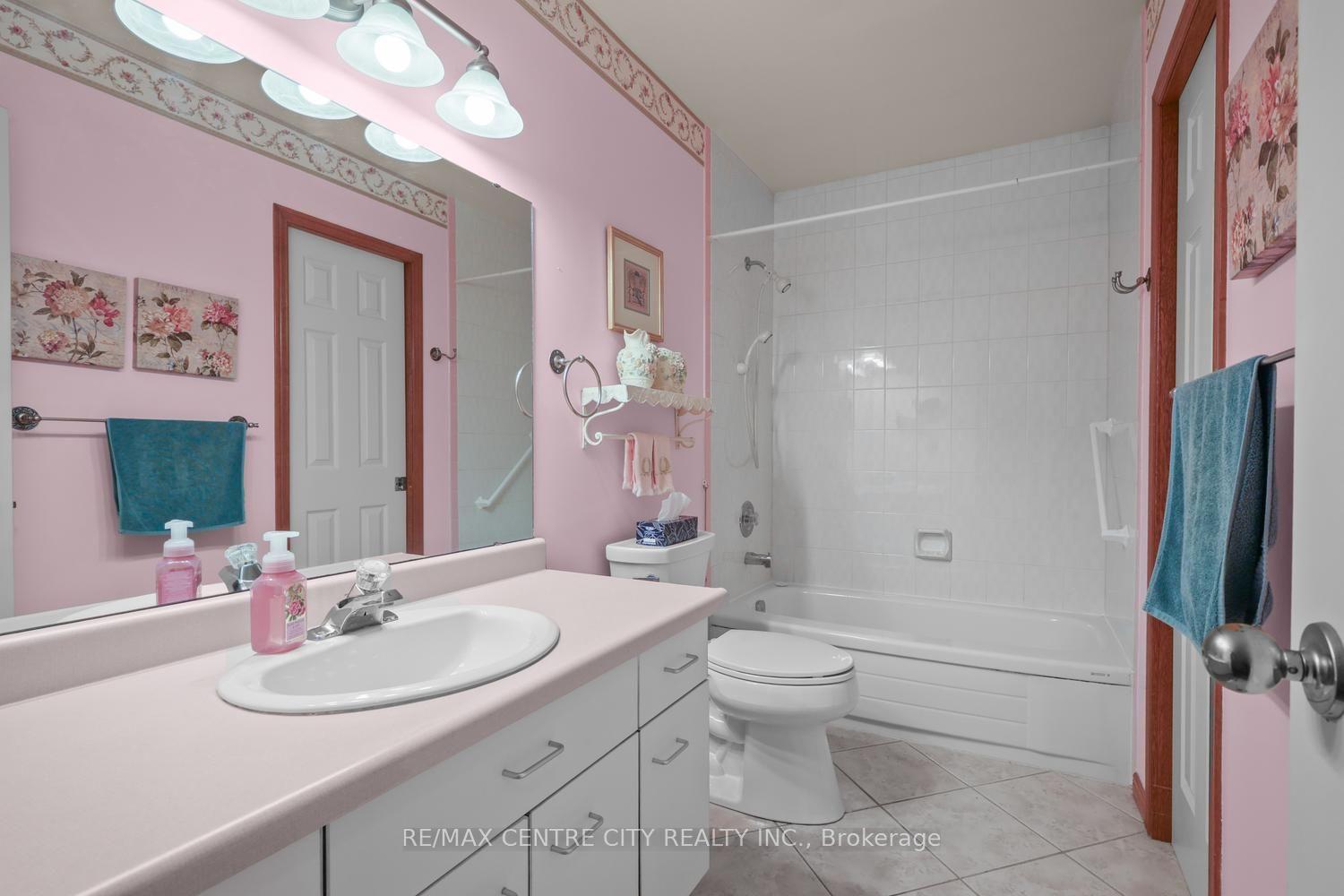 Photo 24 of Unit 38, 14 Doon Drive, London, North G — HOMEH