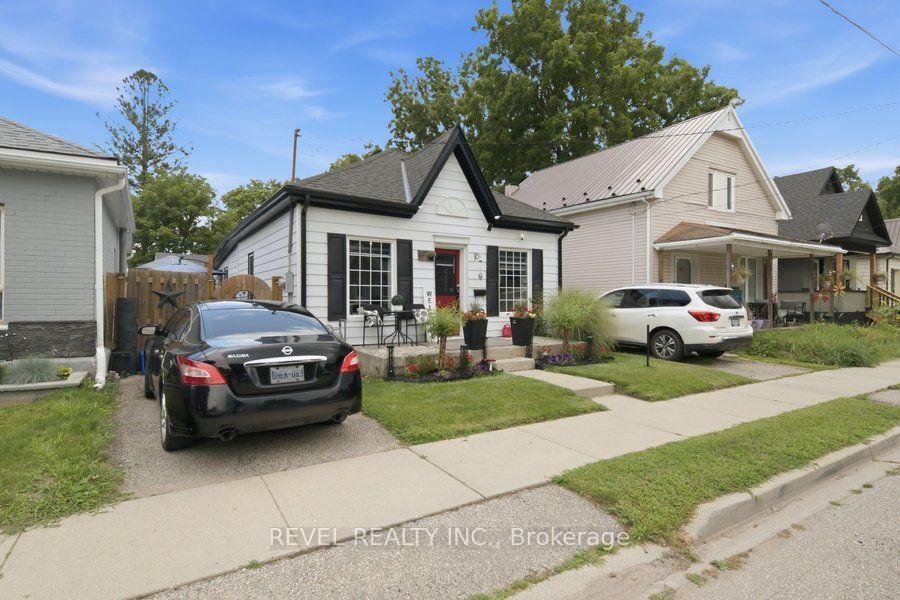 Photo 3 of 11 Esther Street, Brantford, East Ward — HOMEH