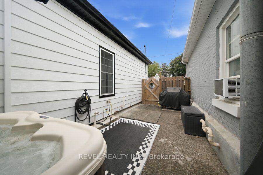 Photo 25 of 11 Esther Street, Brantford, East Ward — HOMEH