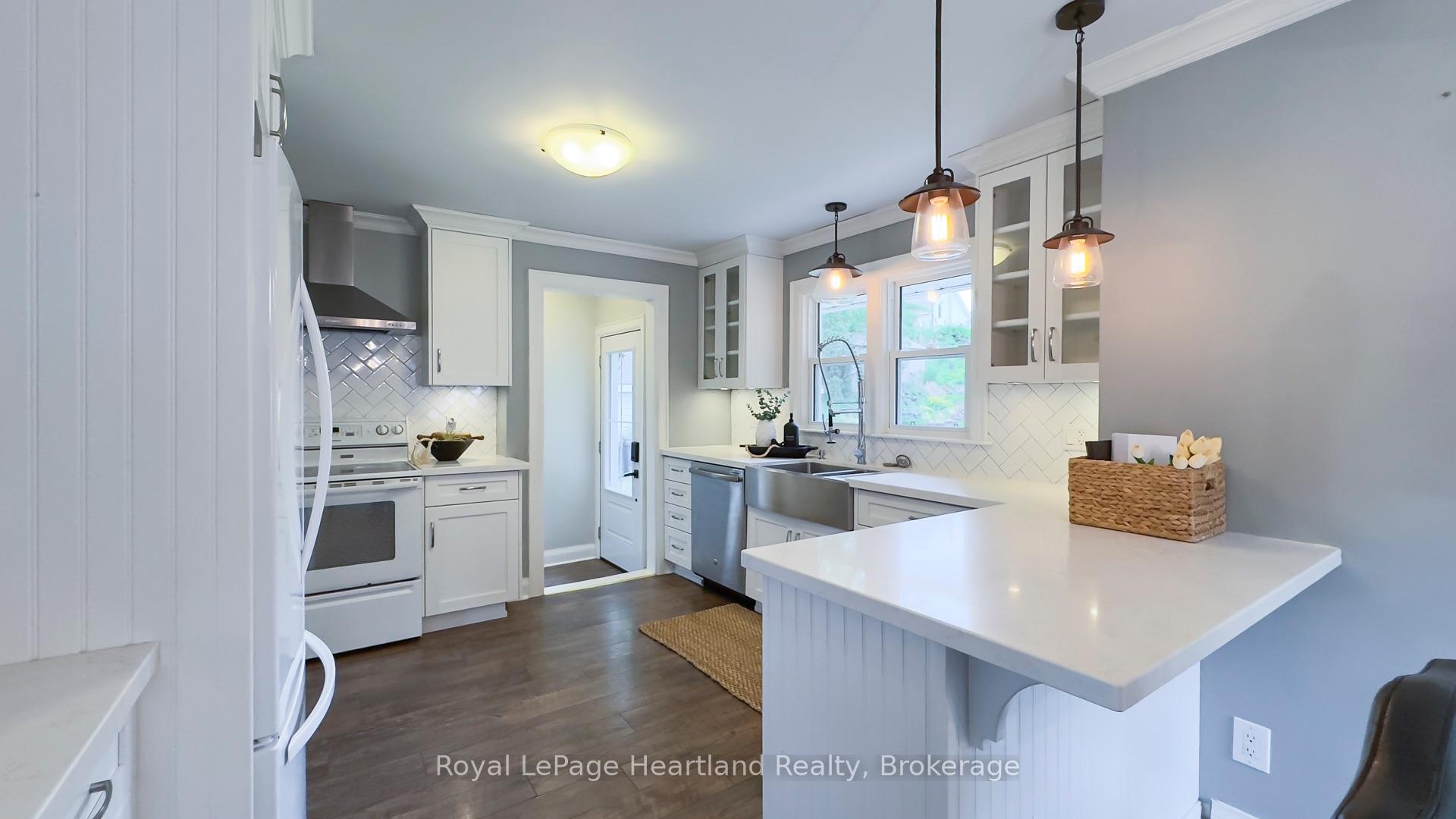 Photo 12 of 578 Stauffer Street, Huron-Kinloss, Lucknow — HOMEH
