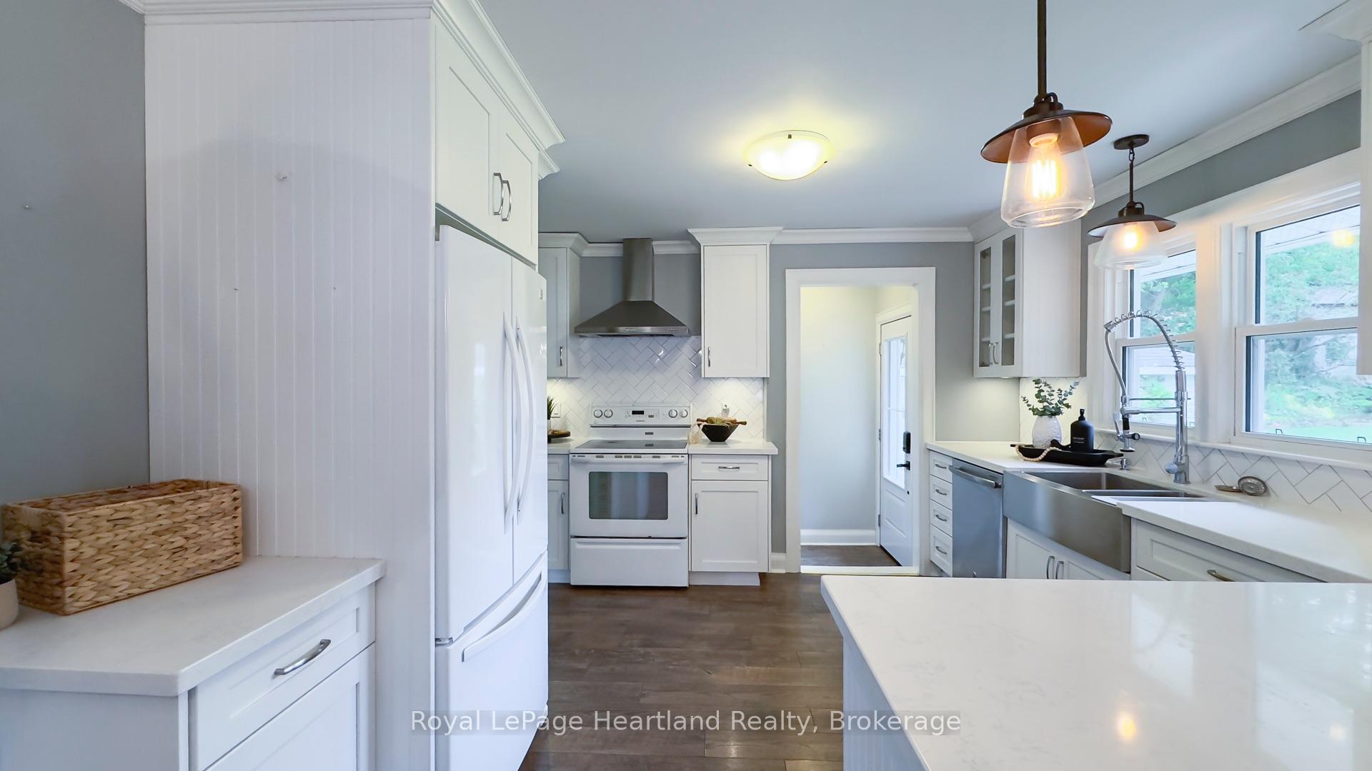 Photo 13 of 578 Stauffer Street, Huron-Kinloss, Lucknow — HOMEH