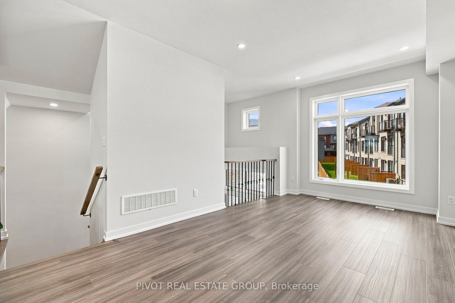 Photo 8 of 26 Observatory Way, Whitby, Brooklin — HOMEH