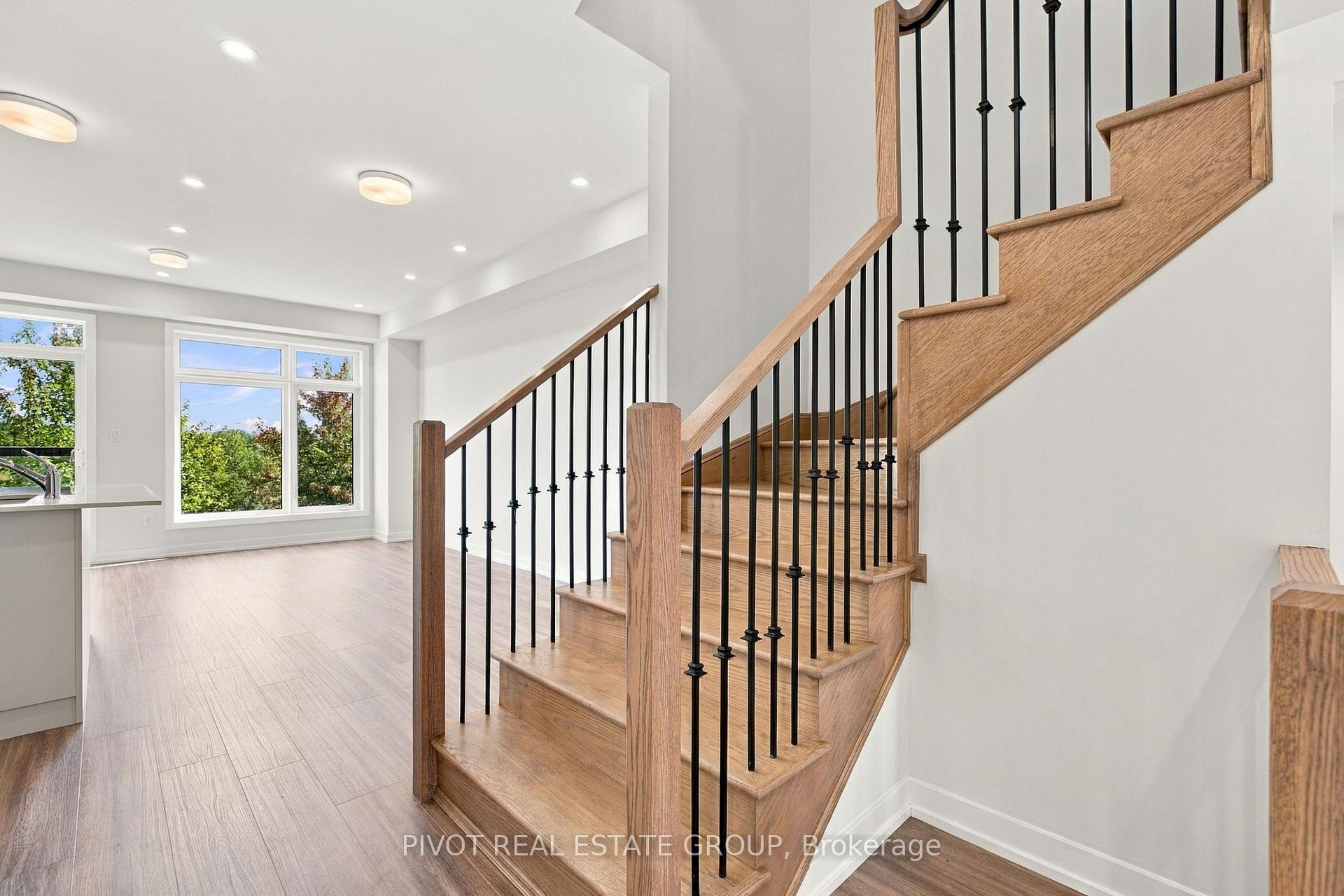 Photo 10 of 26 Observatory Way, Whitby, Brooklin — HOMEH