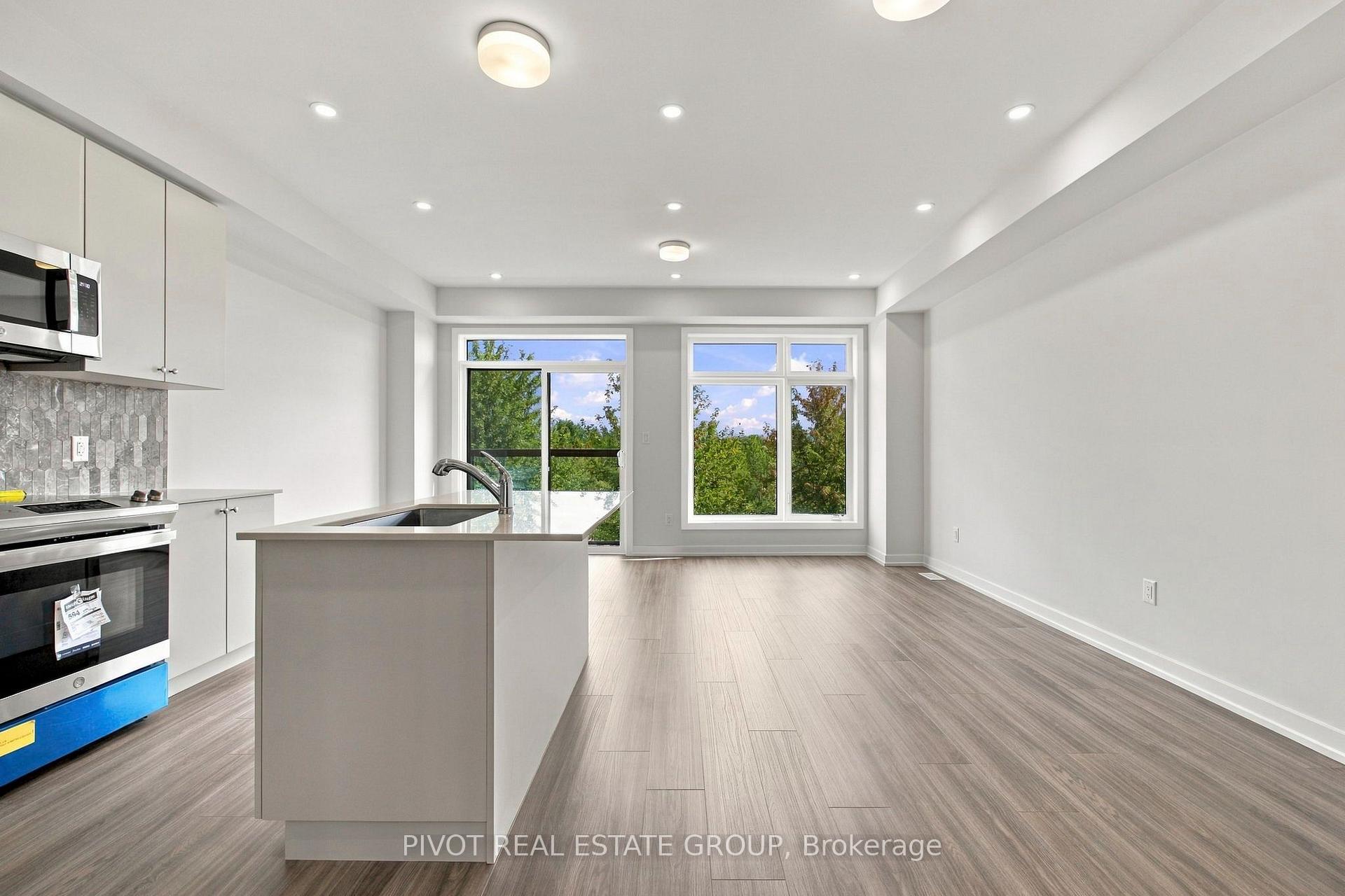 Photo 12 of 26 Observatory Way, Whitby, Brooklin — HOMEH
