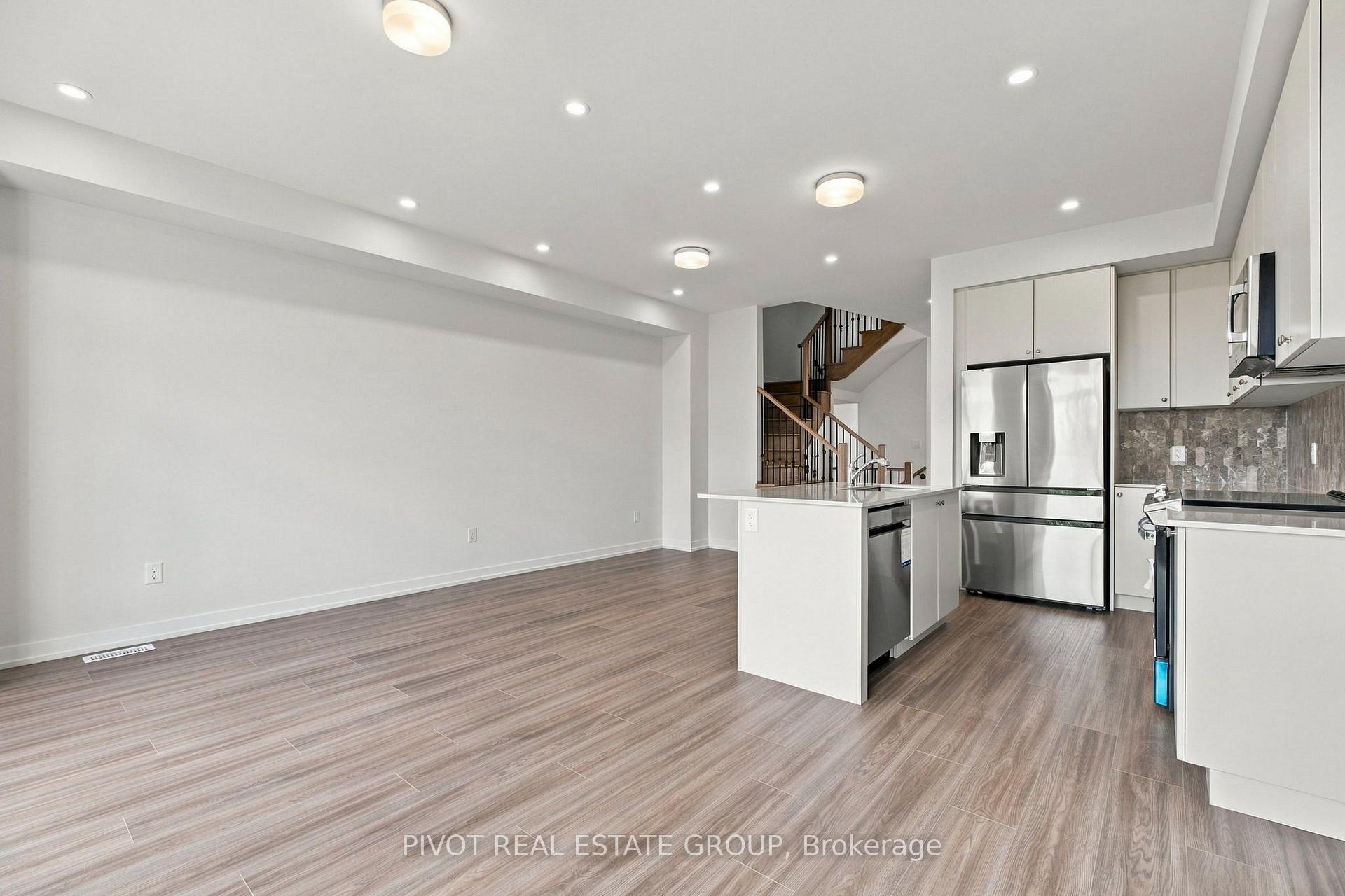 Photo 16 of 26 Observatory Way, Whitby, Brooklin — HOMEH