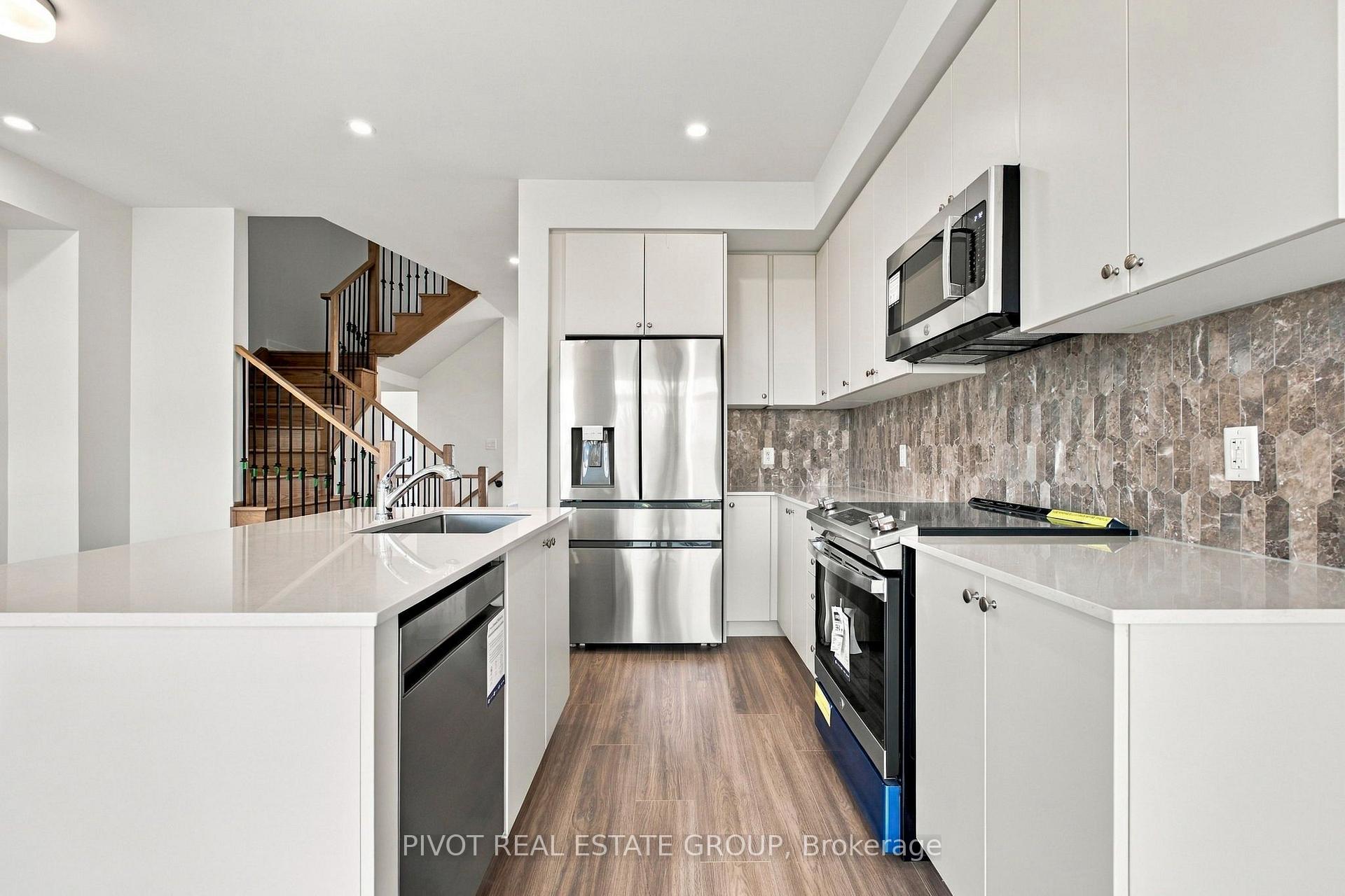 Photo 17 of 26 Observatory Way, Whitby, Brooklin — HOMEH