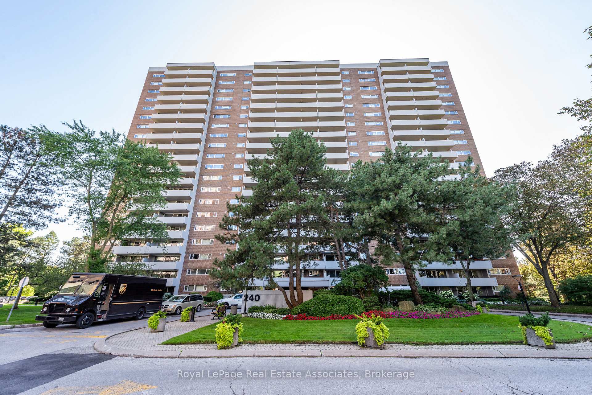 Photo of Unit #1906, 240 Scarlett Road