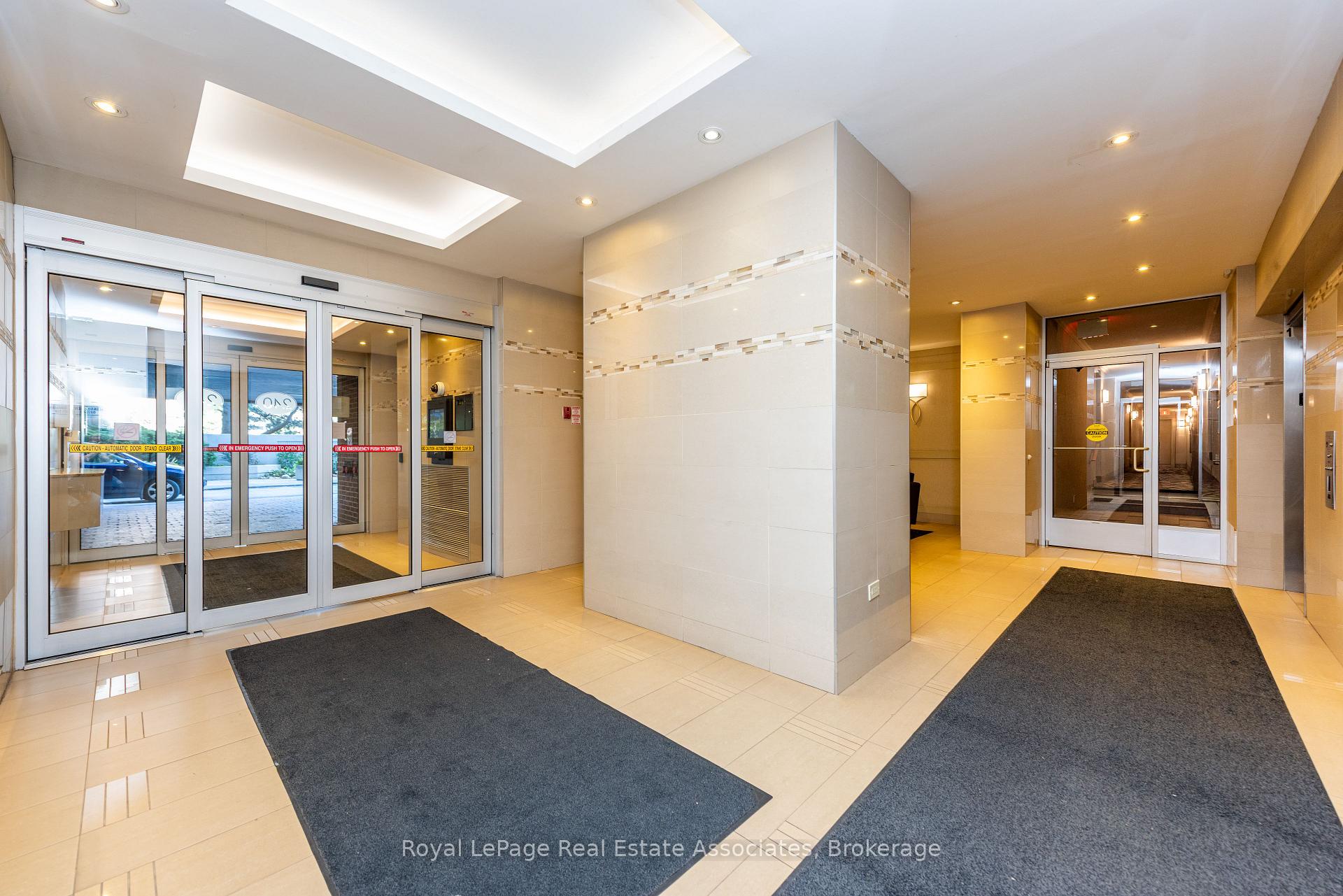 Photo 4 of Unit #1906, 240 Scarlett Road, Toronto, Rockcliffe-Smythe — HOMEH