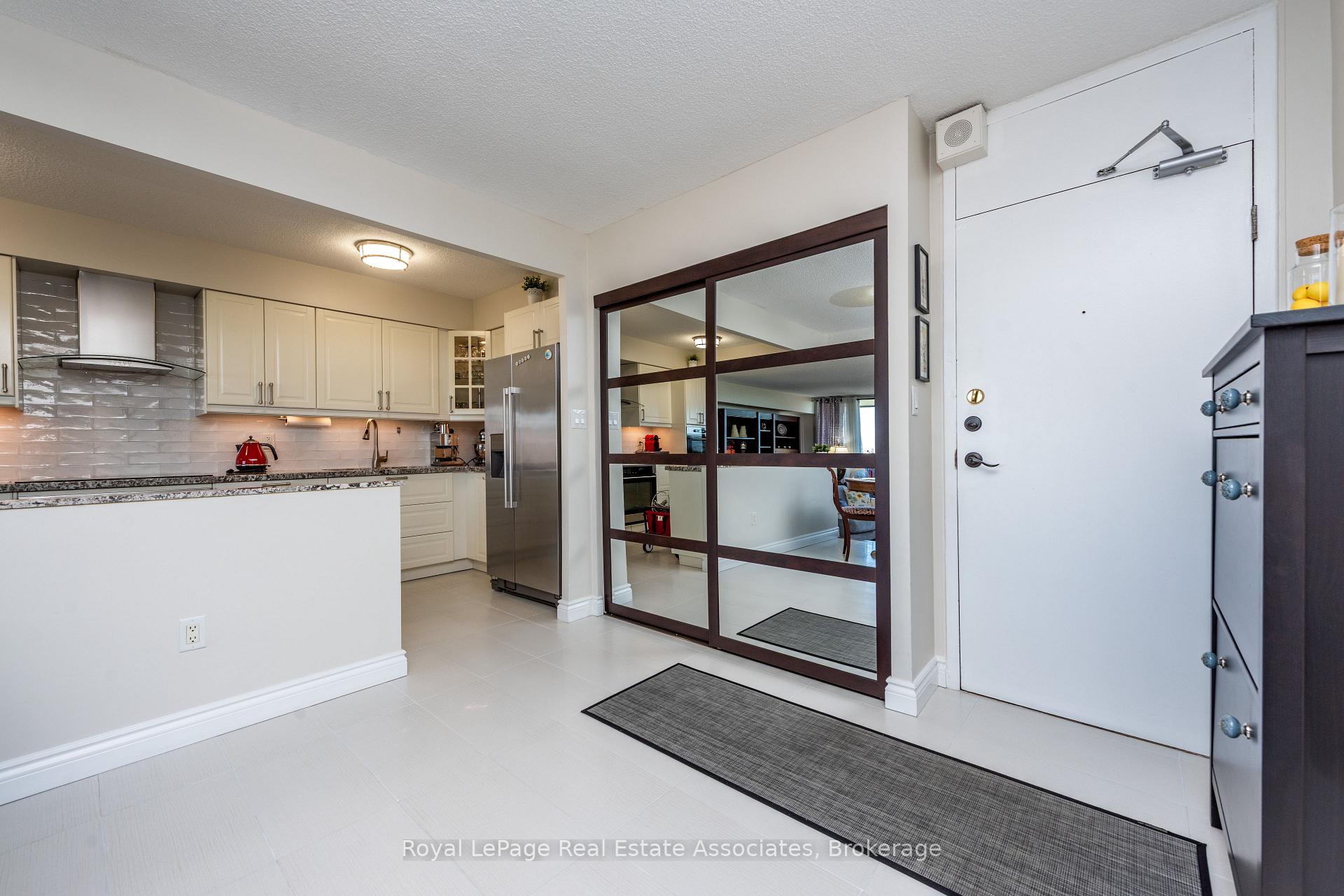 Photo 8 of Unit #1906, 240 Scarlett Road, Toronto, Rockcliffe-Smythe — HOMEH