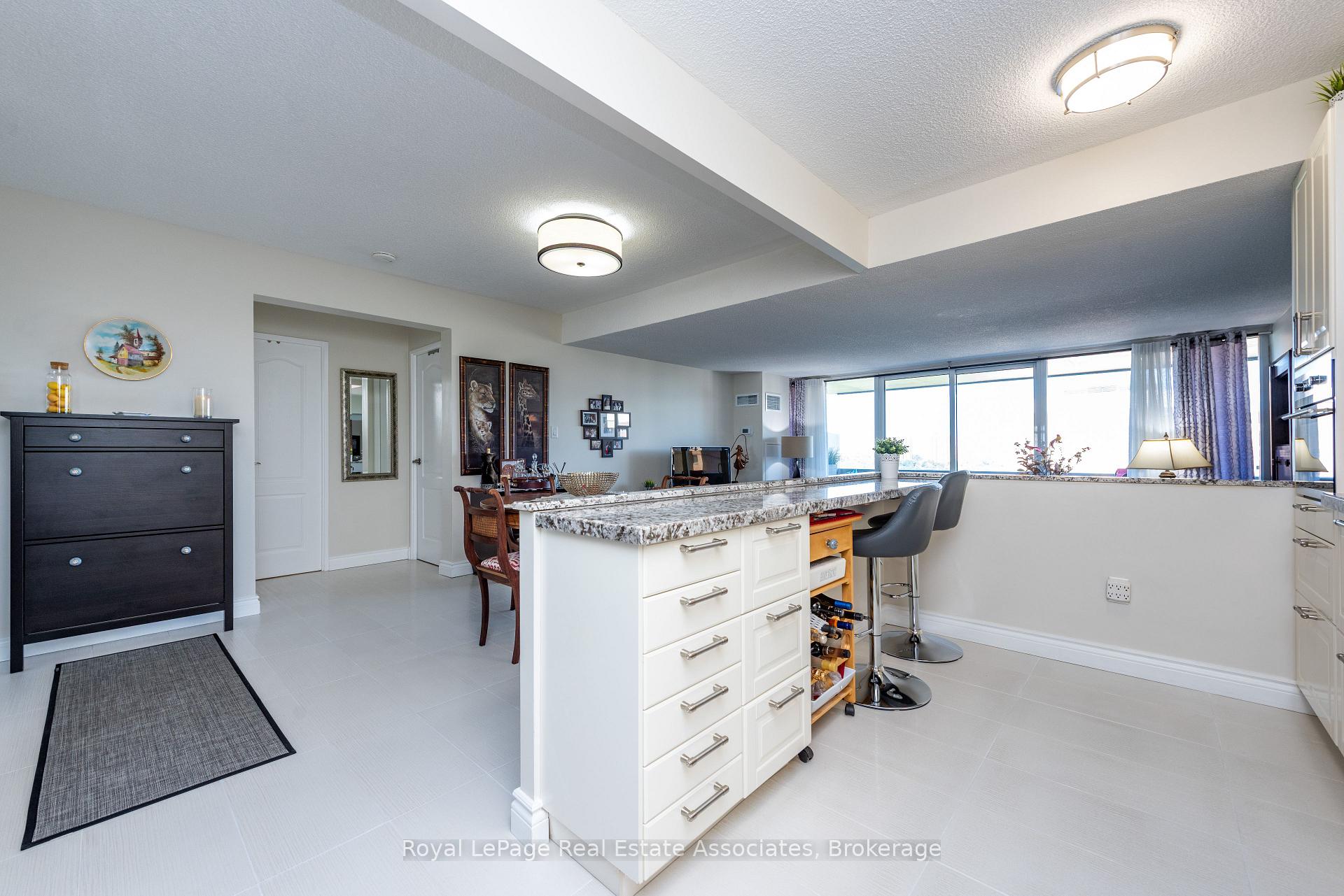 Photo 10 of Unit #1906, 240 Scarlett Road, Toronto, Rockcliffe-Smythe — HOMEH