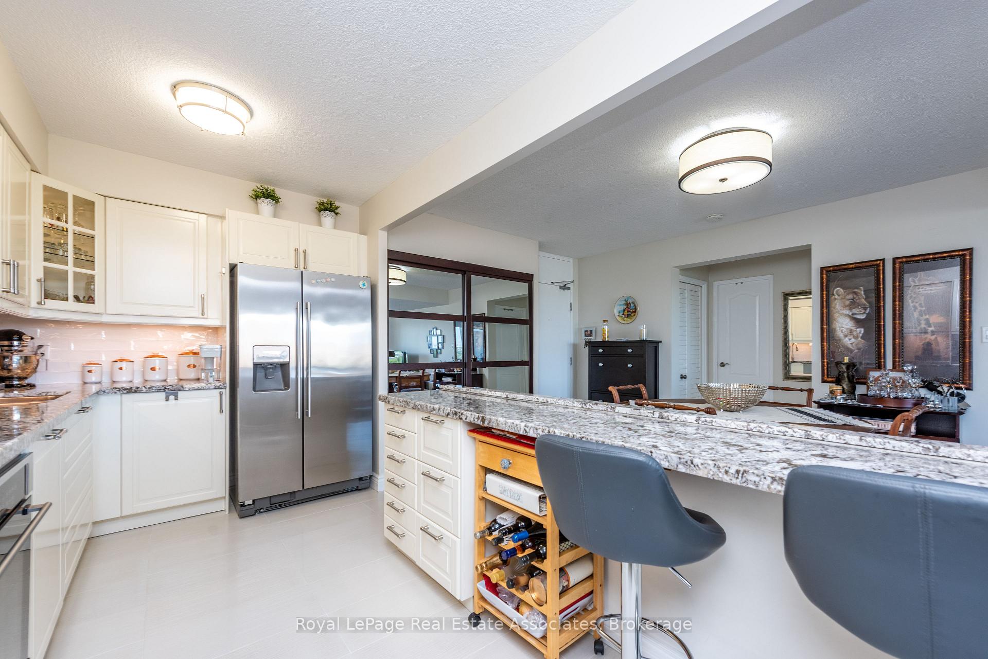 Photo 11 of Unit #1906, 240 Scarlett Road, Toronto, Rockcliffe-Smythe — HOMEH