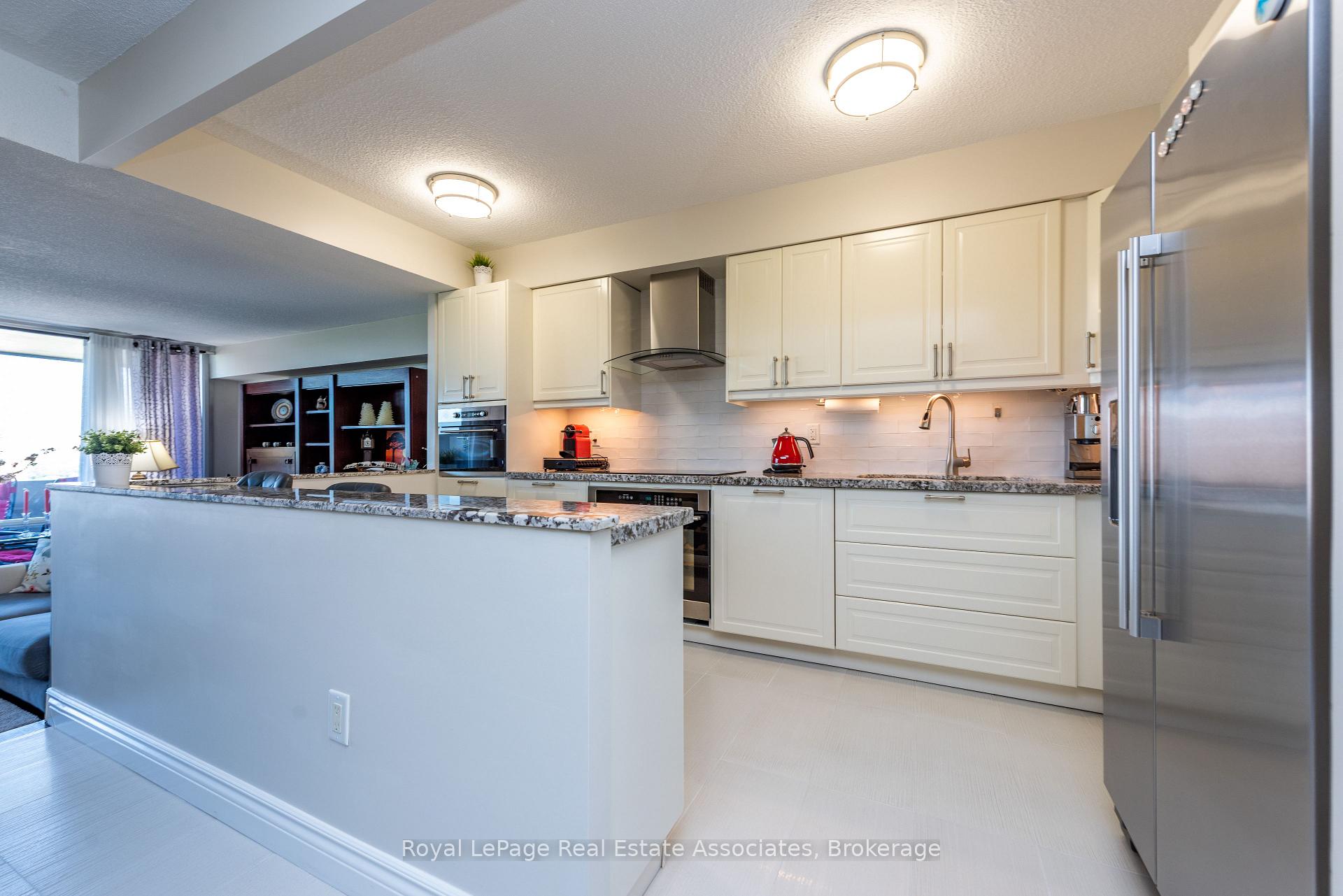 Photo 12 of Unit #1906, 240 Scarlett Road, Toronto, Rockcliffe-Smythe — HOMEH