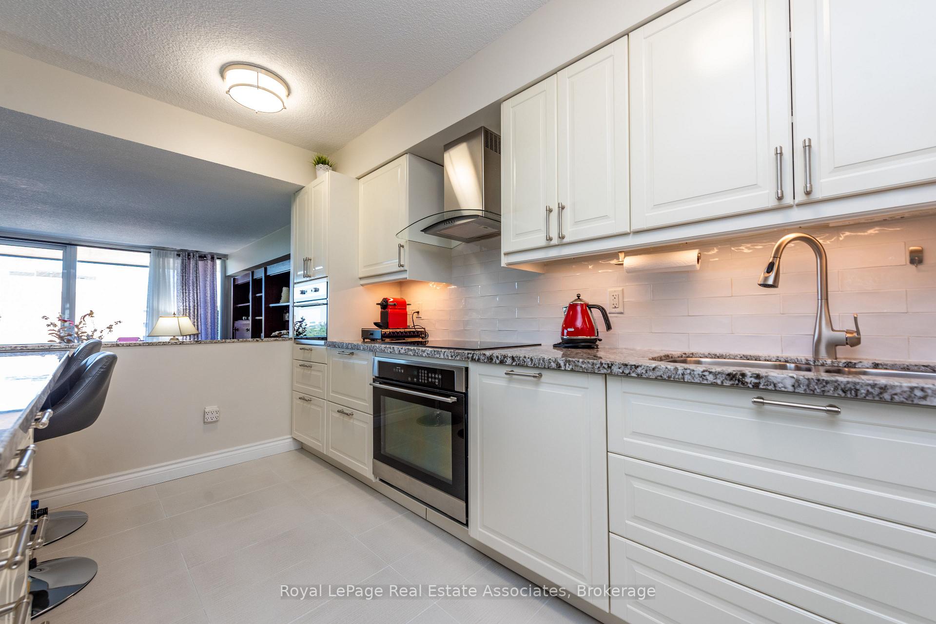 Photo 13 of Unit #1906, 240 Scarlett Road, Toronto, Rockcliffe-Smythe — HOMEH