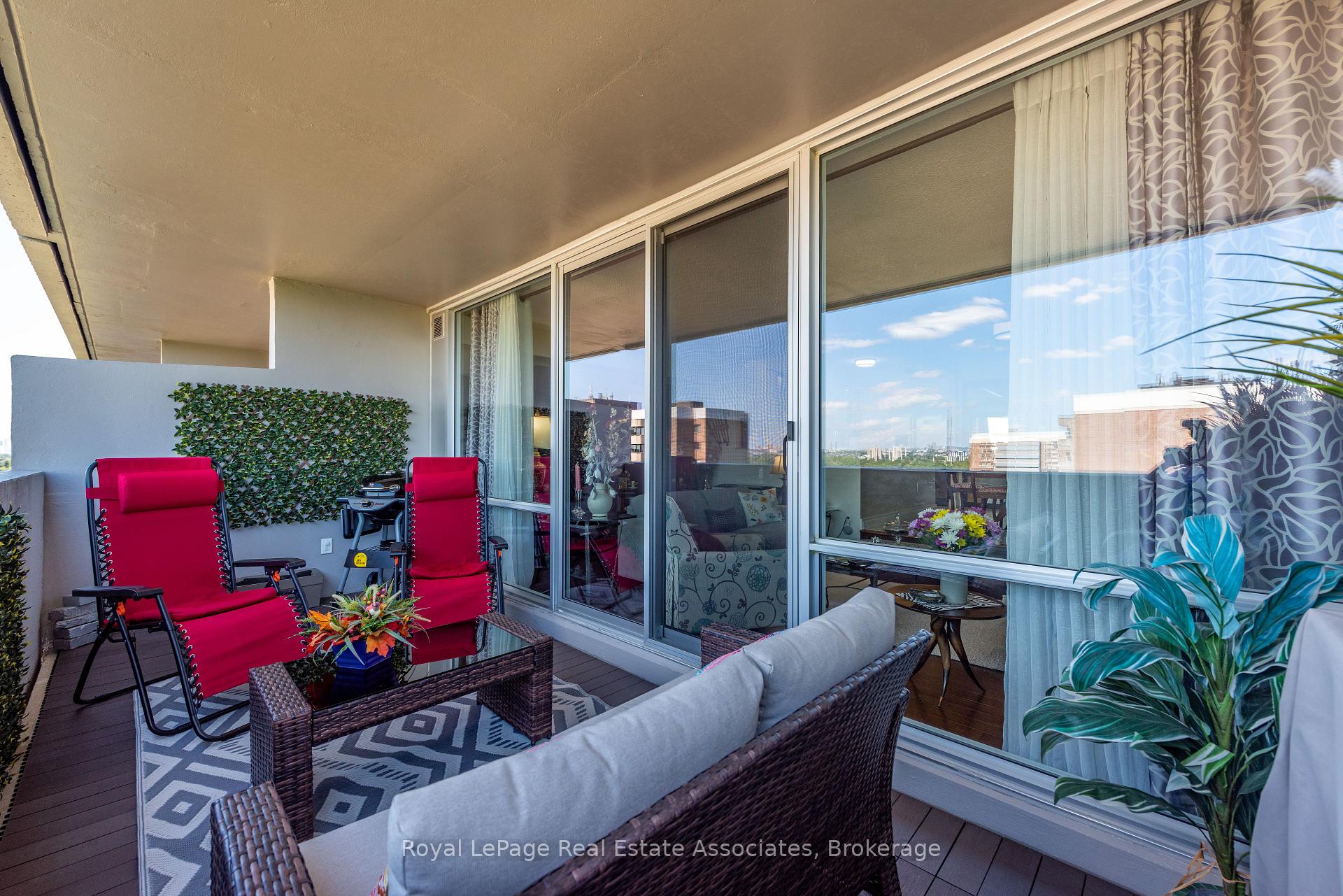 Photo 21 of Unit #1906, 240 Scarlett Road, Toronto, Rockcliffe-Smythe — HOMEH
