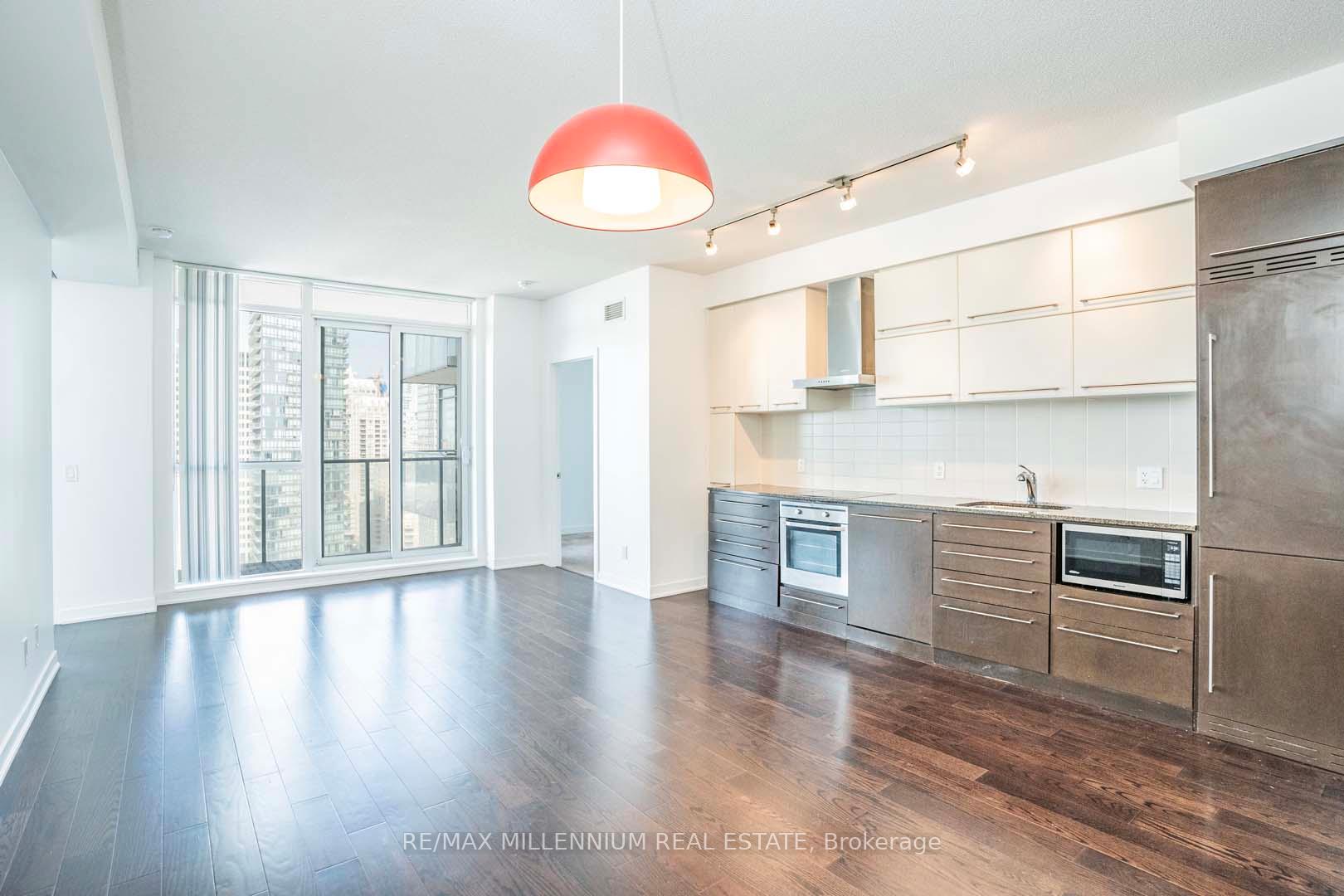 Photo 5 of Unit 2212, 770 Bay Street, Toronto, Bay Street Corridor — HOMEH