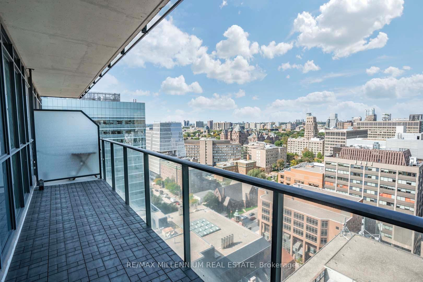 Photo 6 of Unit 2212, 770 Bay Street, Toronto, Bay Street Corridor — HOMEH