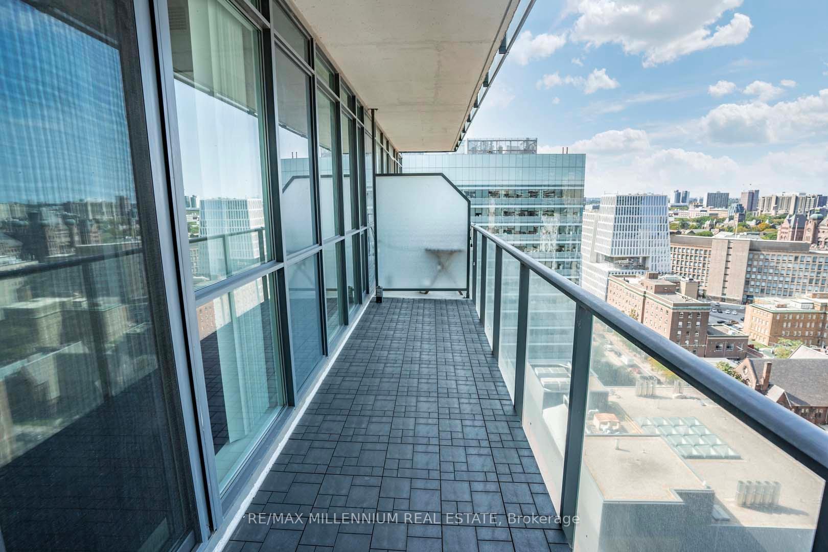 Photo 7 of Unit 2212, 770 Bay Street, Toronto, Bay Street Corridor — HOMEH